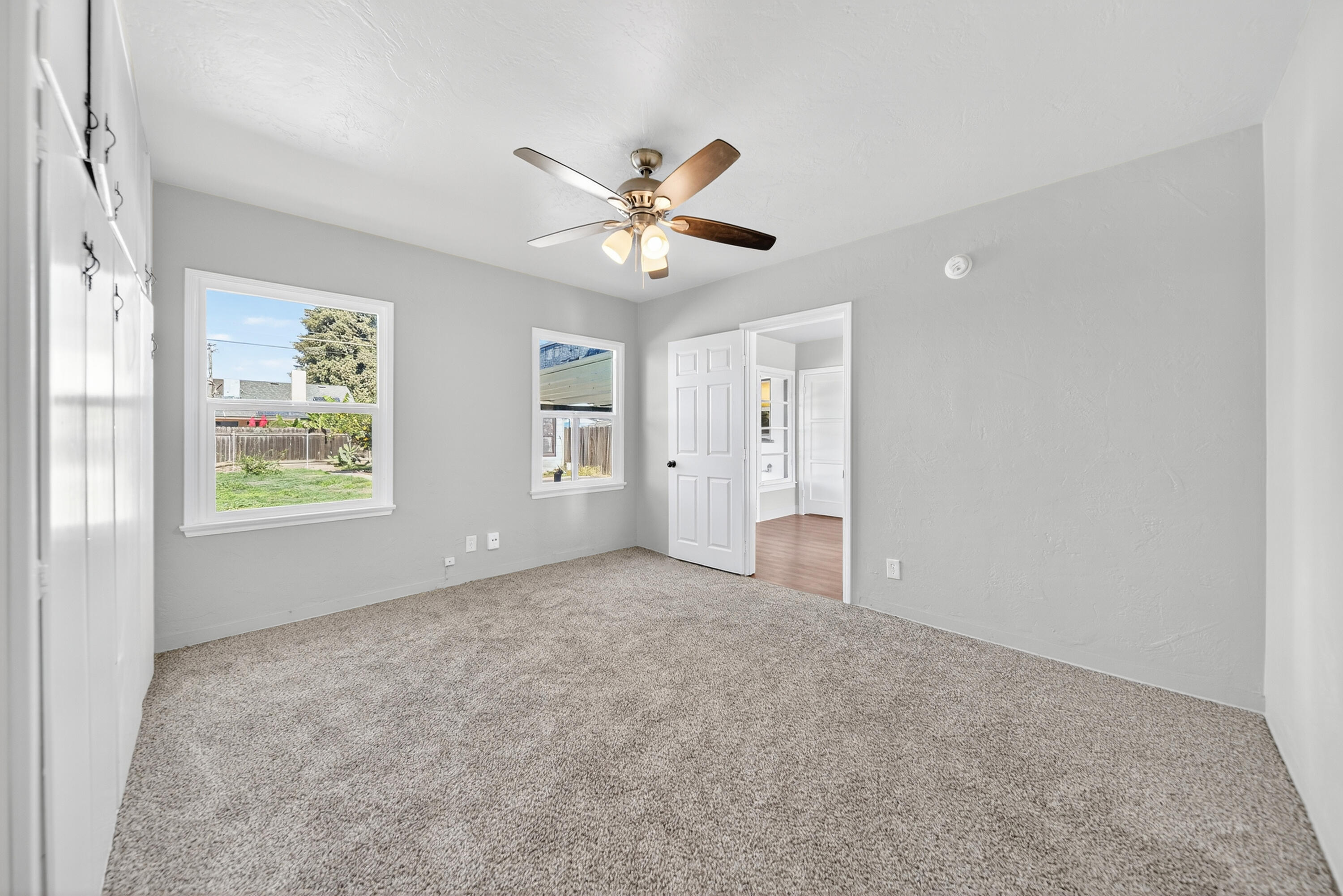 202 W Gail Ave, Tulare, CA 93274