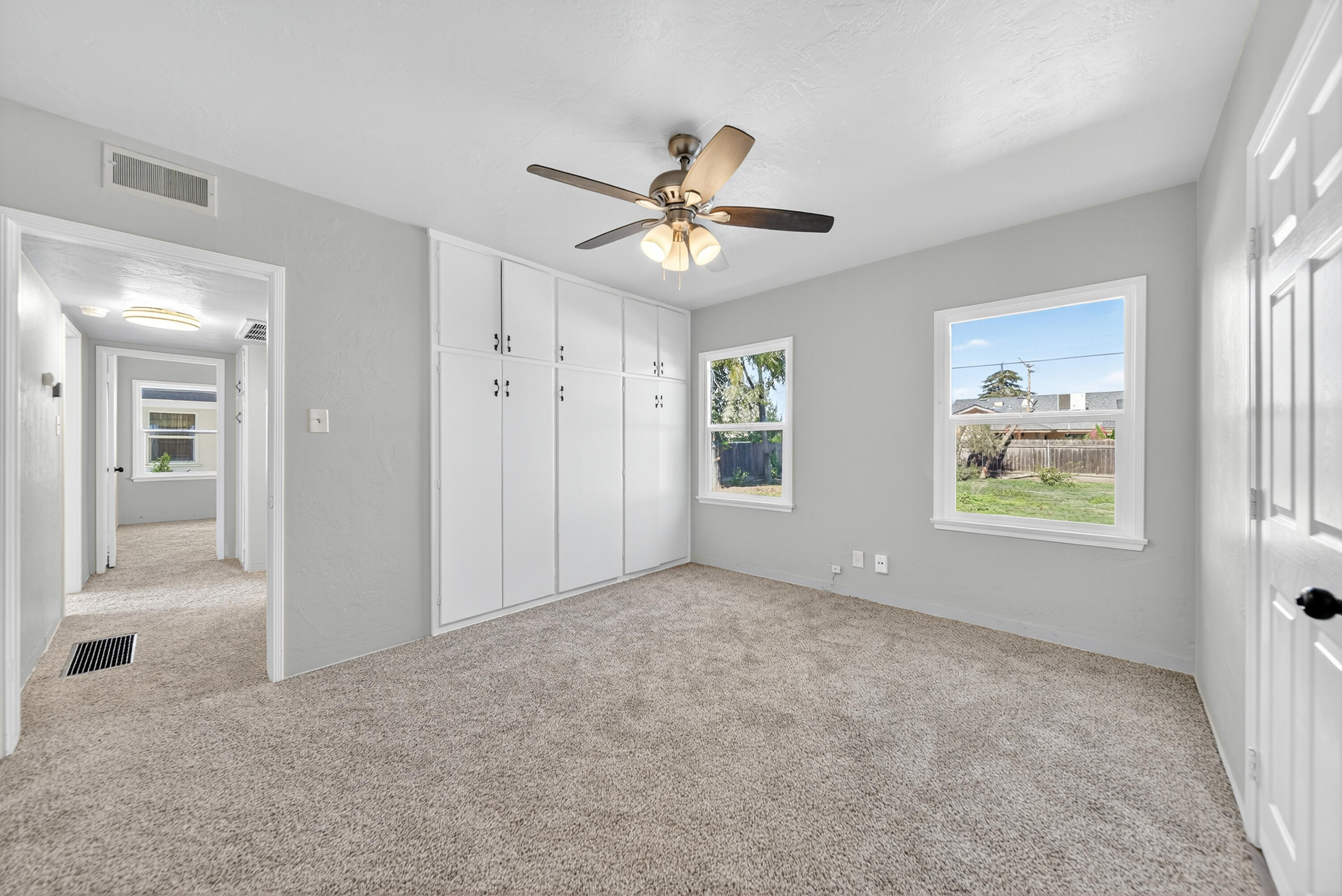 202 W Gail Ave, Tulare, CA 93274