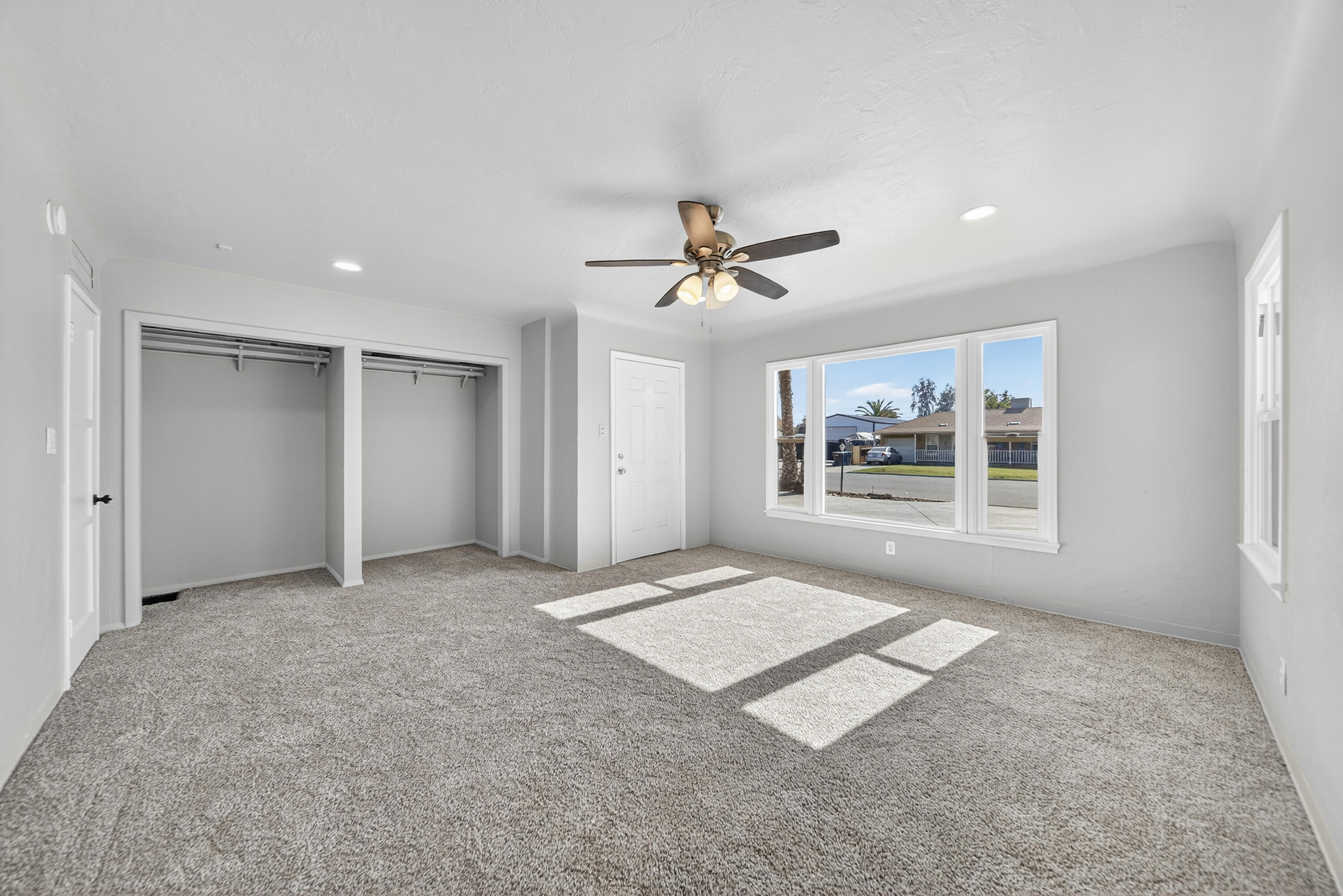 202 W Gail Ave, Tulare, CA 93274