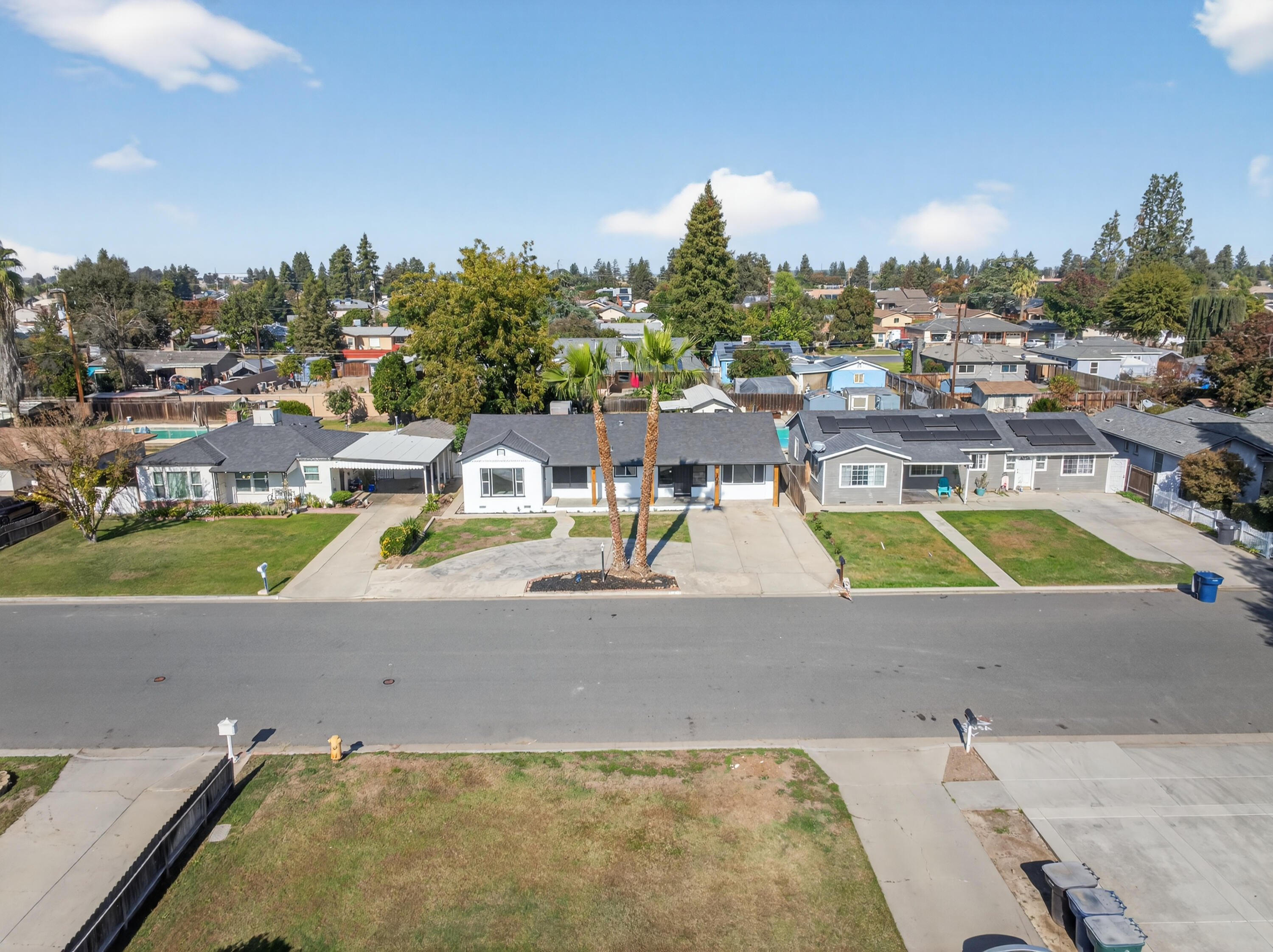 202 W Gail Ave, Tulare, CA 93274