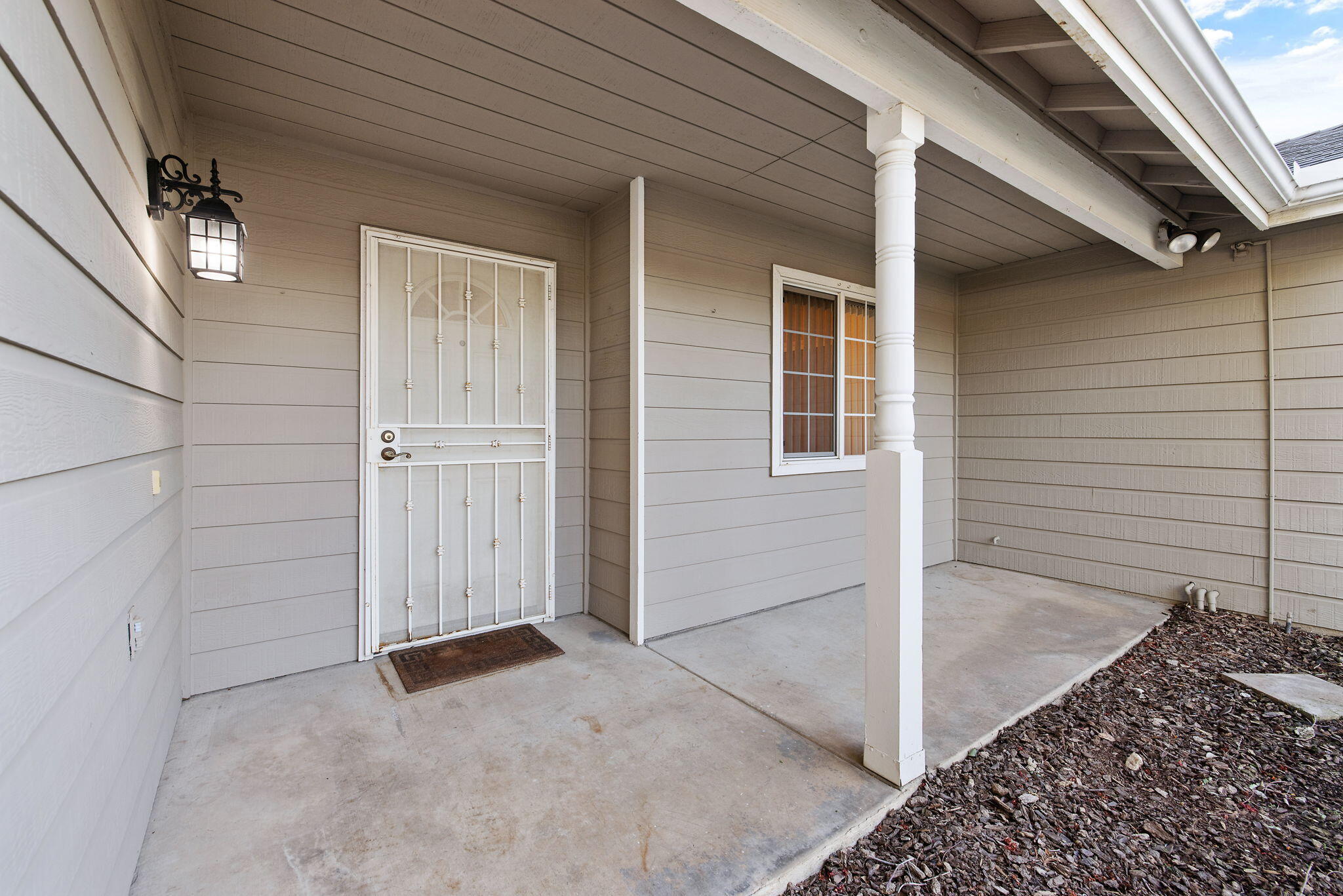 1482 Betty St, Exeter, CA 93221