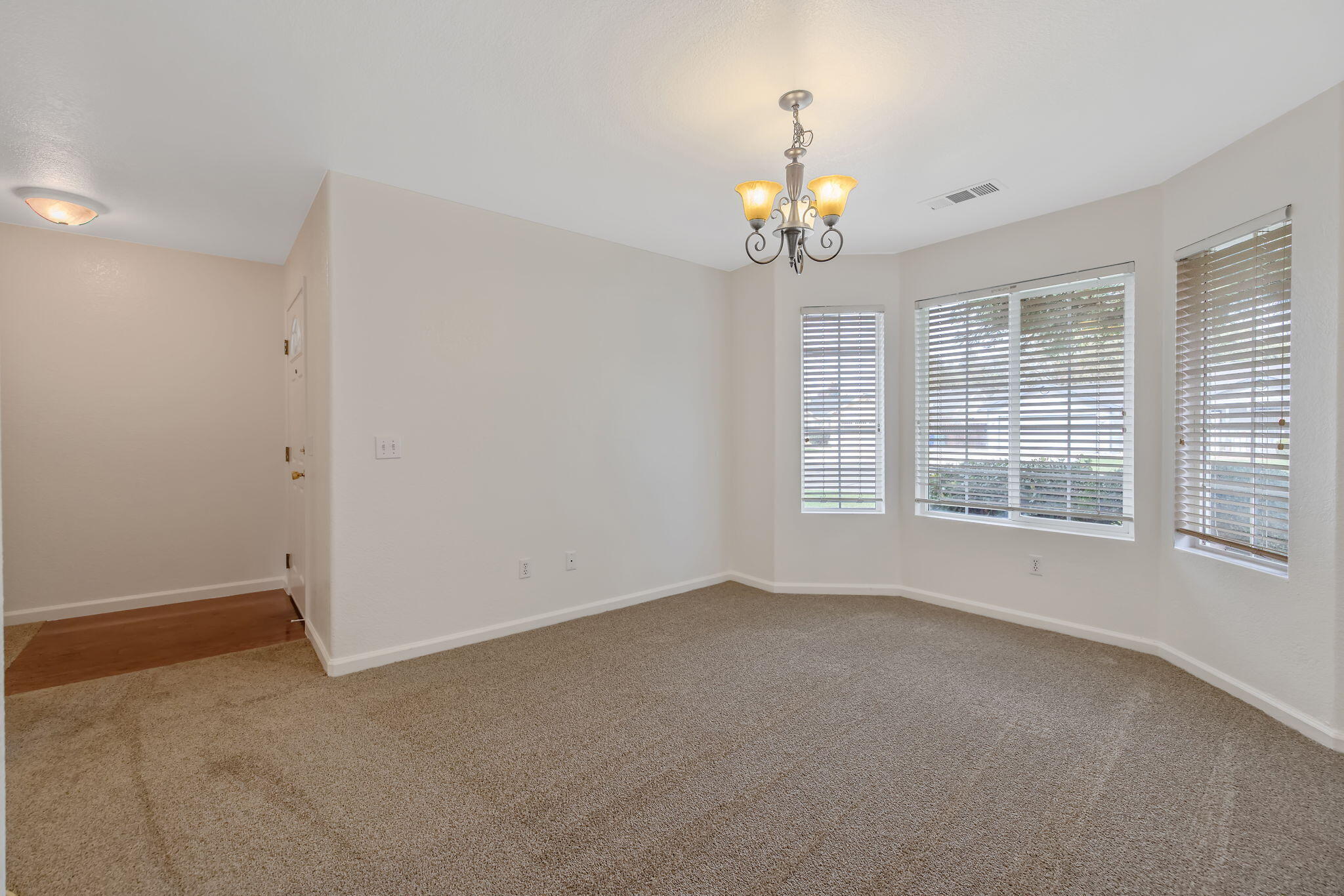 1482 Betty St, Exeter, CA 93221