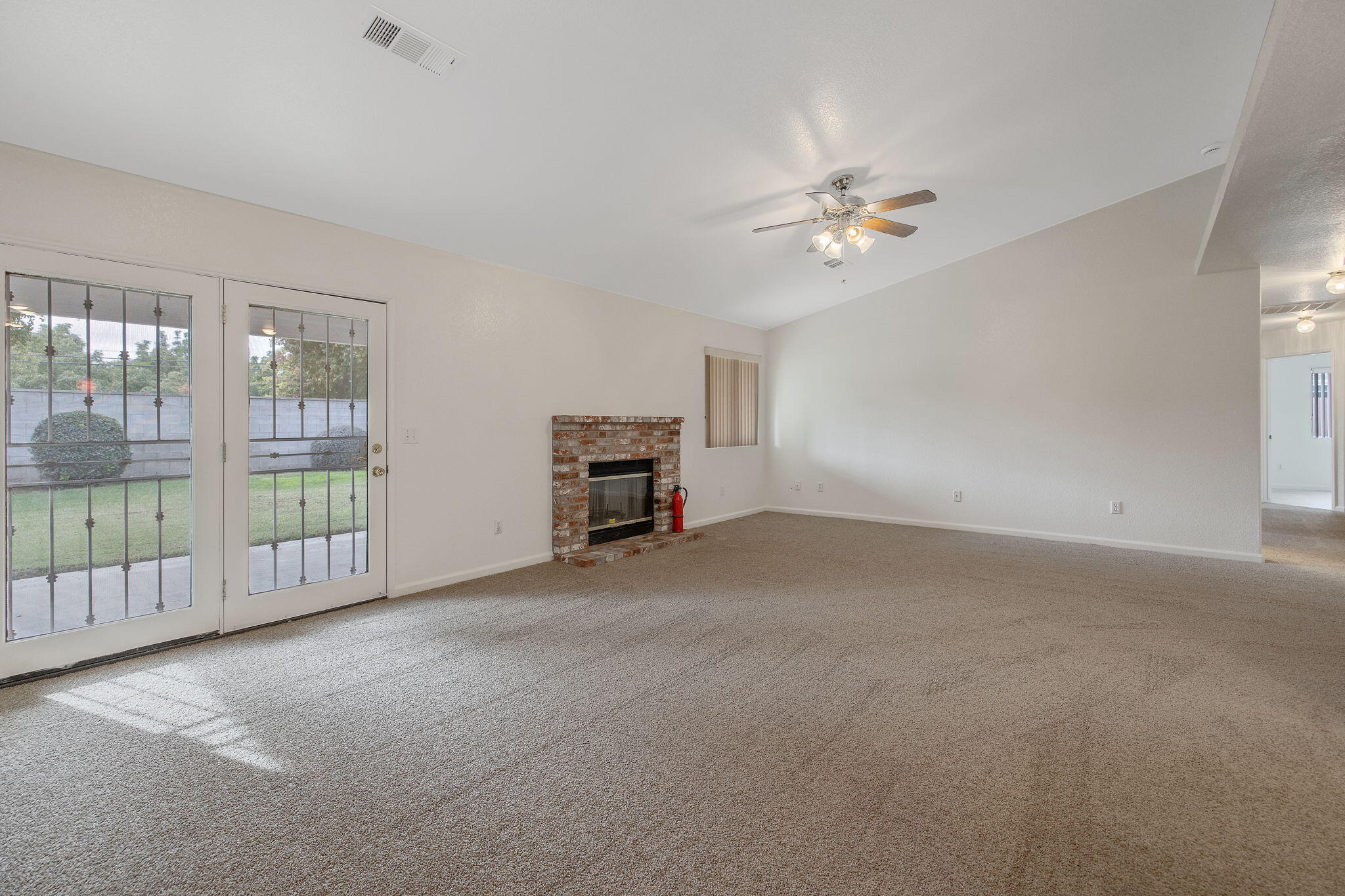1482 Betty St, Exeter, CA 93221
