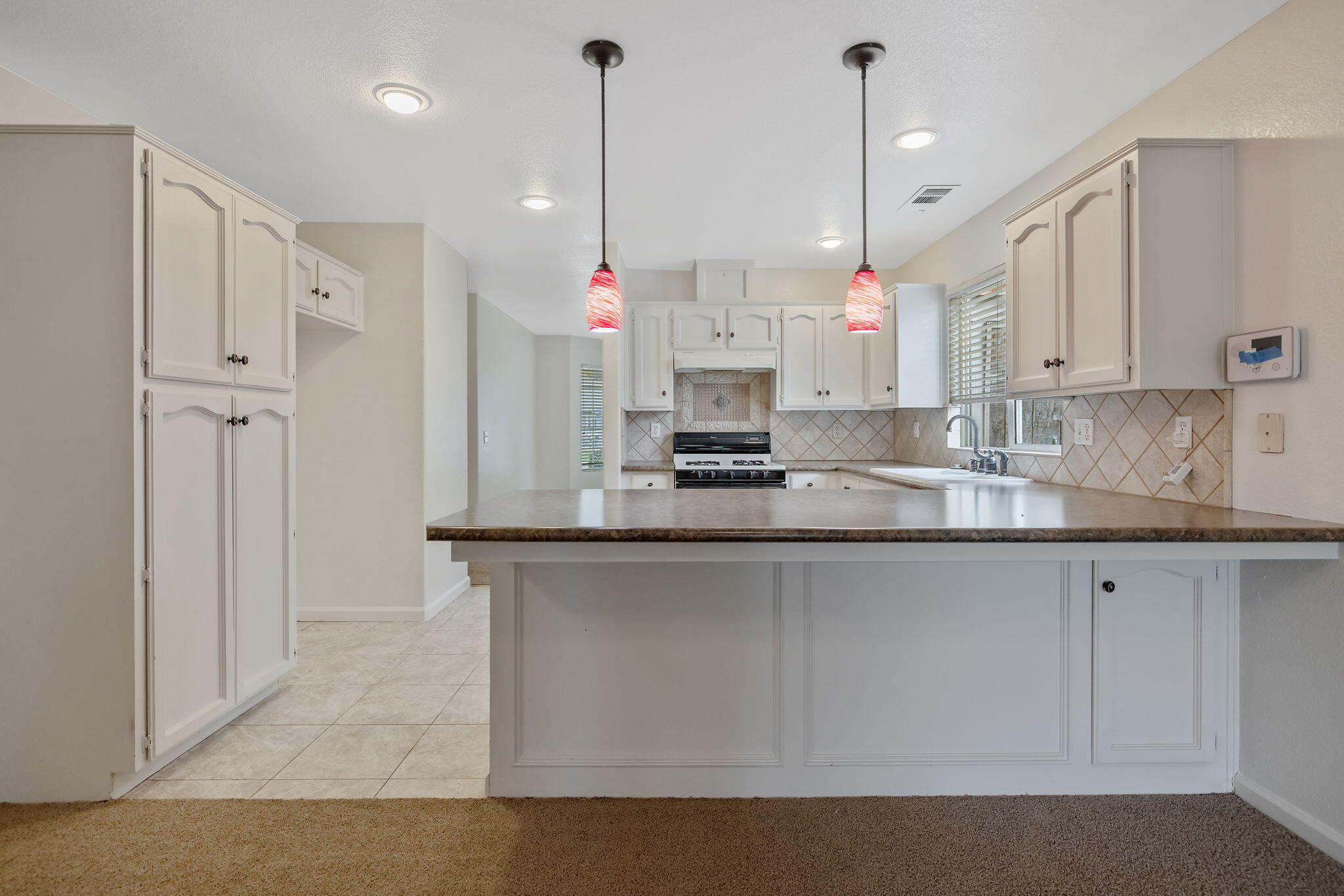 1482 Betty St, Exeter, CA 93221