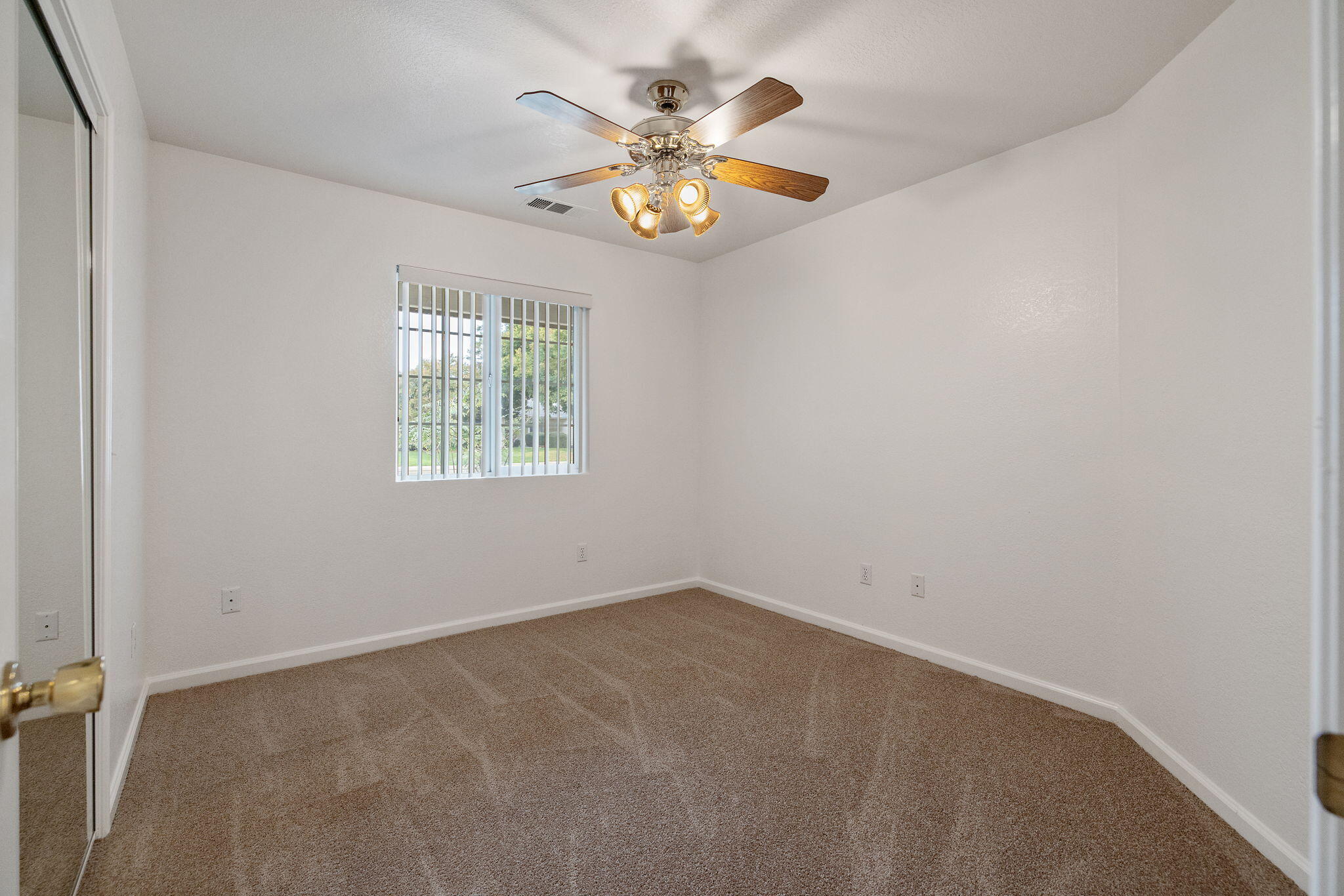 1482 Betty St, Exeter, CA 93221