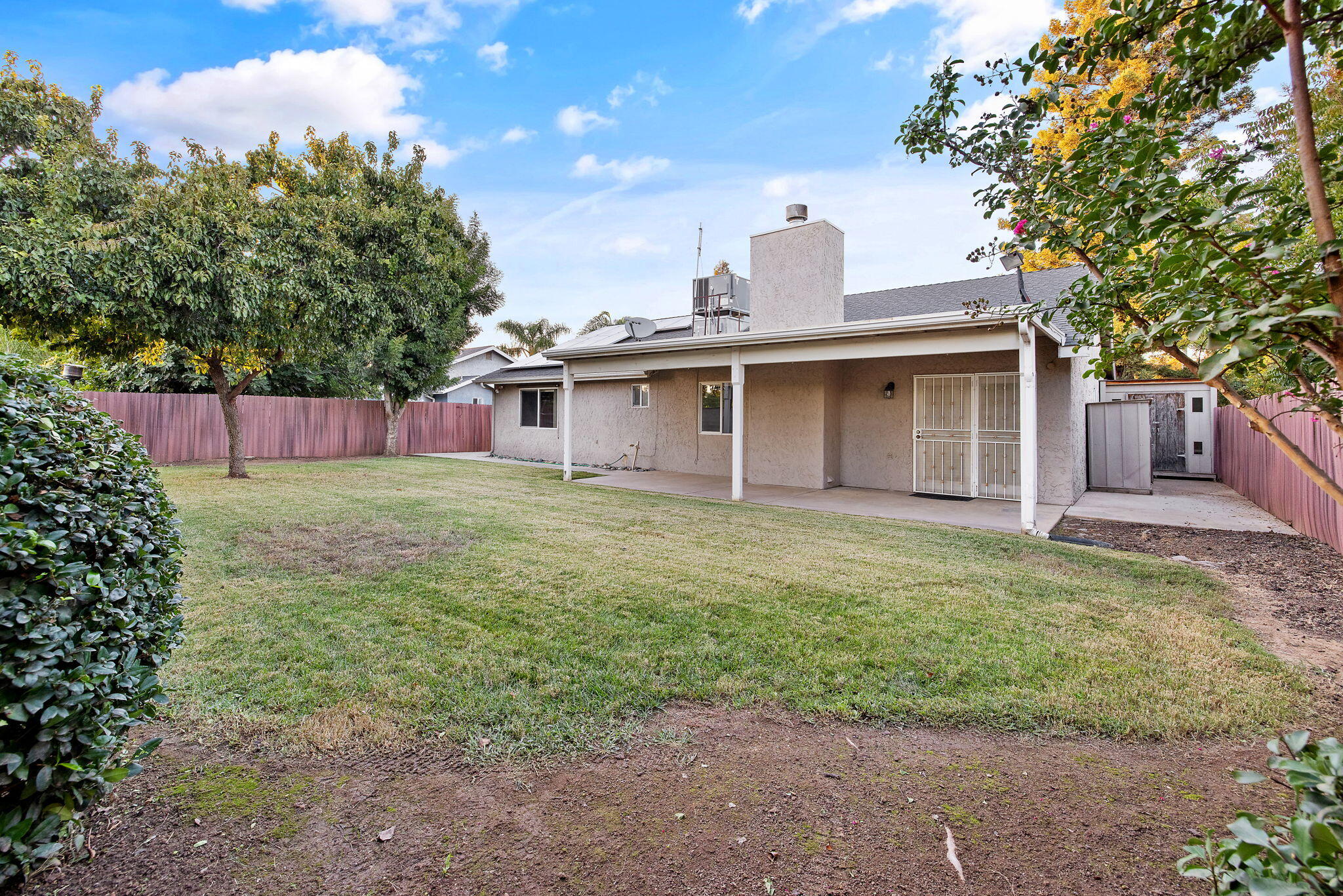 1482 Betty St, Exeter, CA 93221