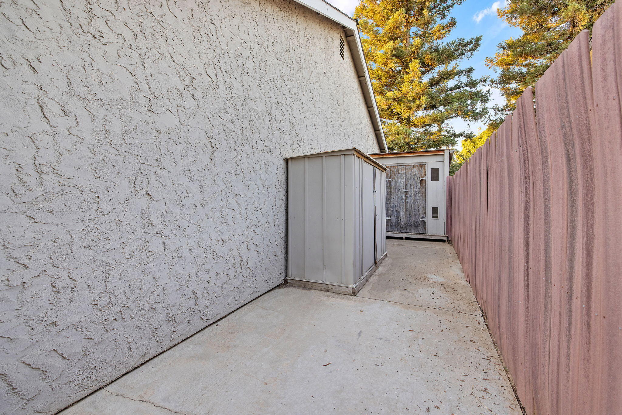 1482 Betty St, Exeter, CA 93221