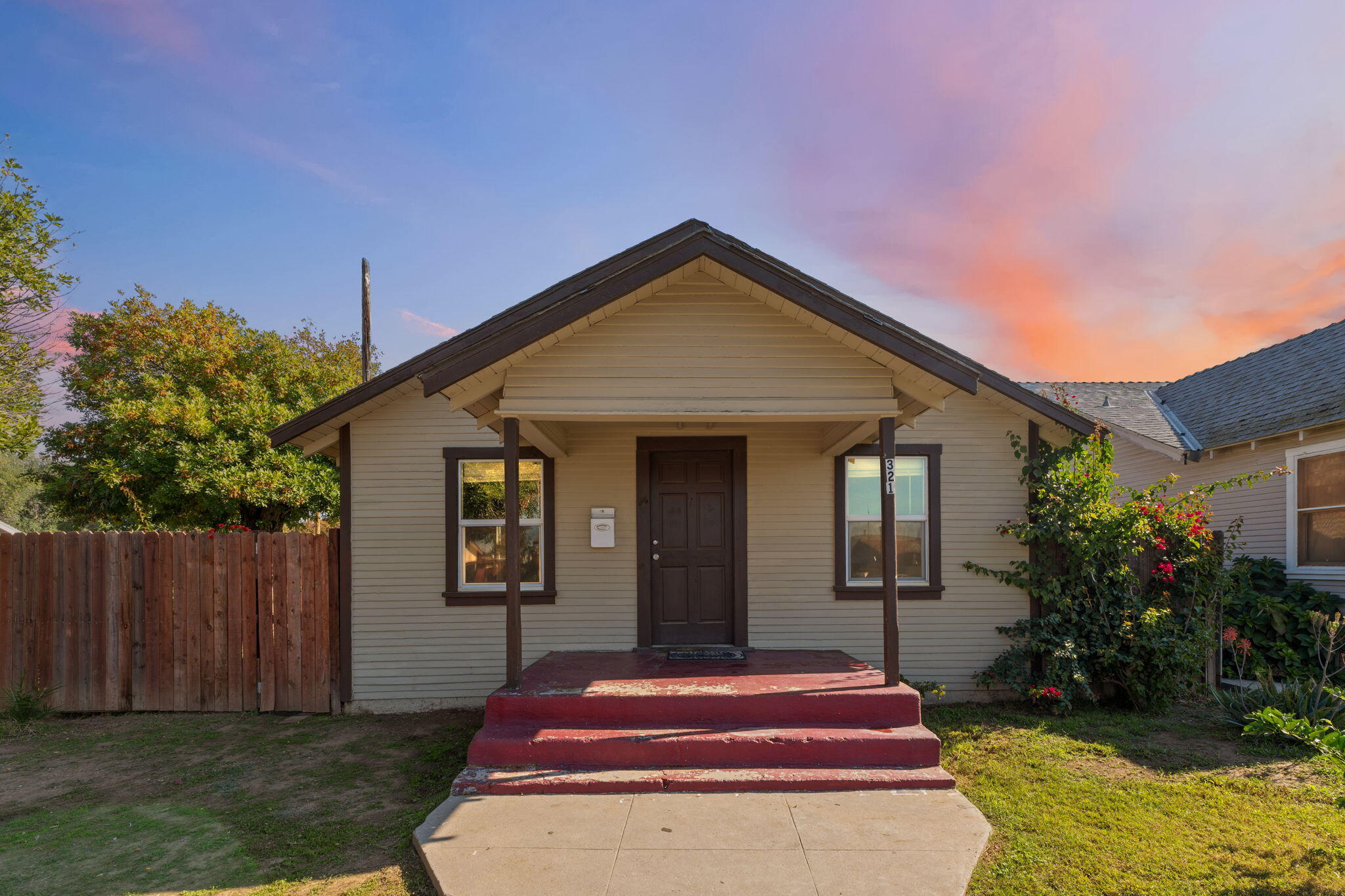 321 N Orange Ave, Exeter, CA 93221