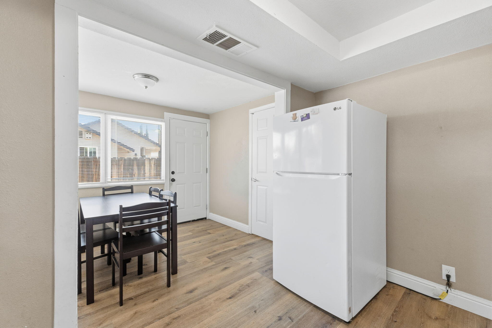 321 N Orange Ave, Exeter, CA 93221