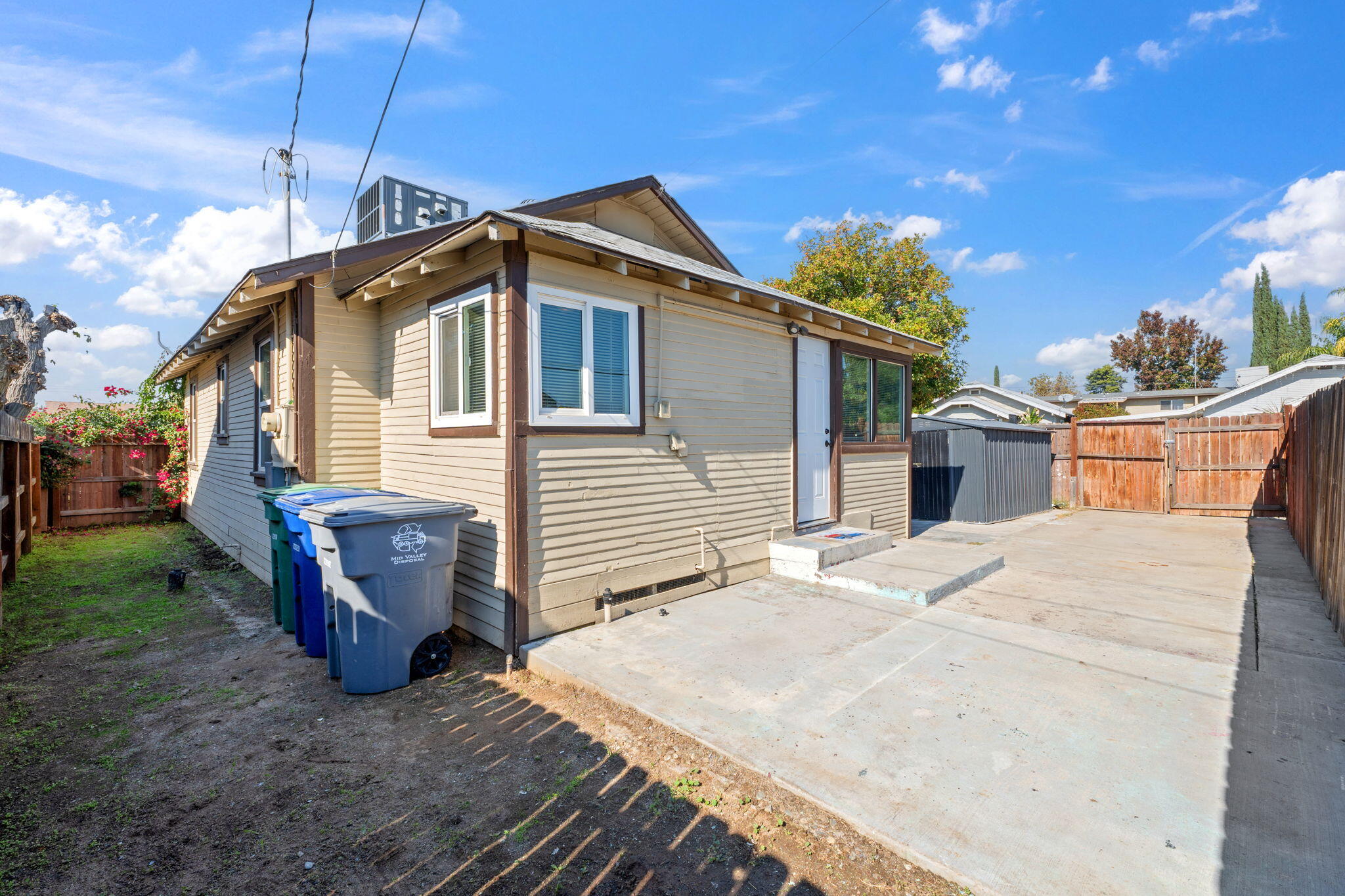 321 N Orange Ave, Exeter, CA 93221