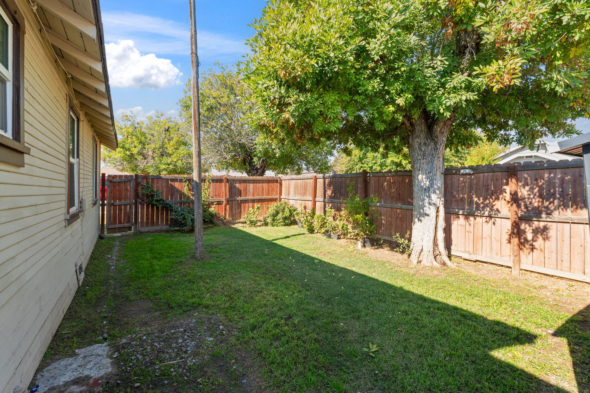 321 N Orange Ave, Exeter, CA 93221