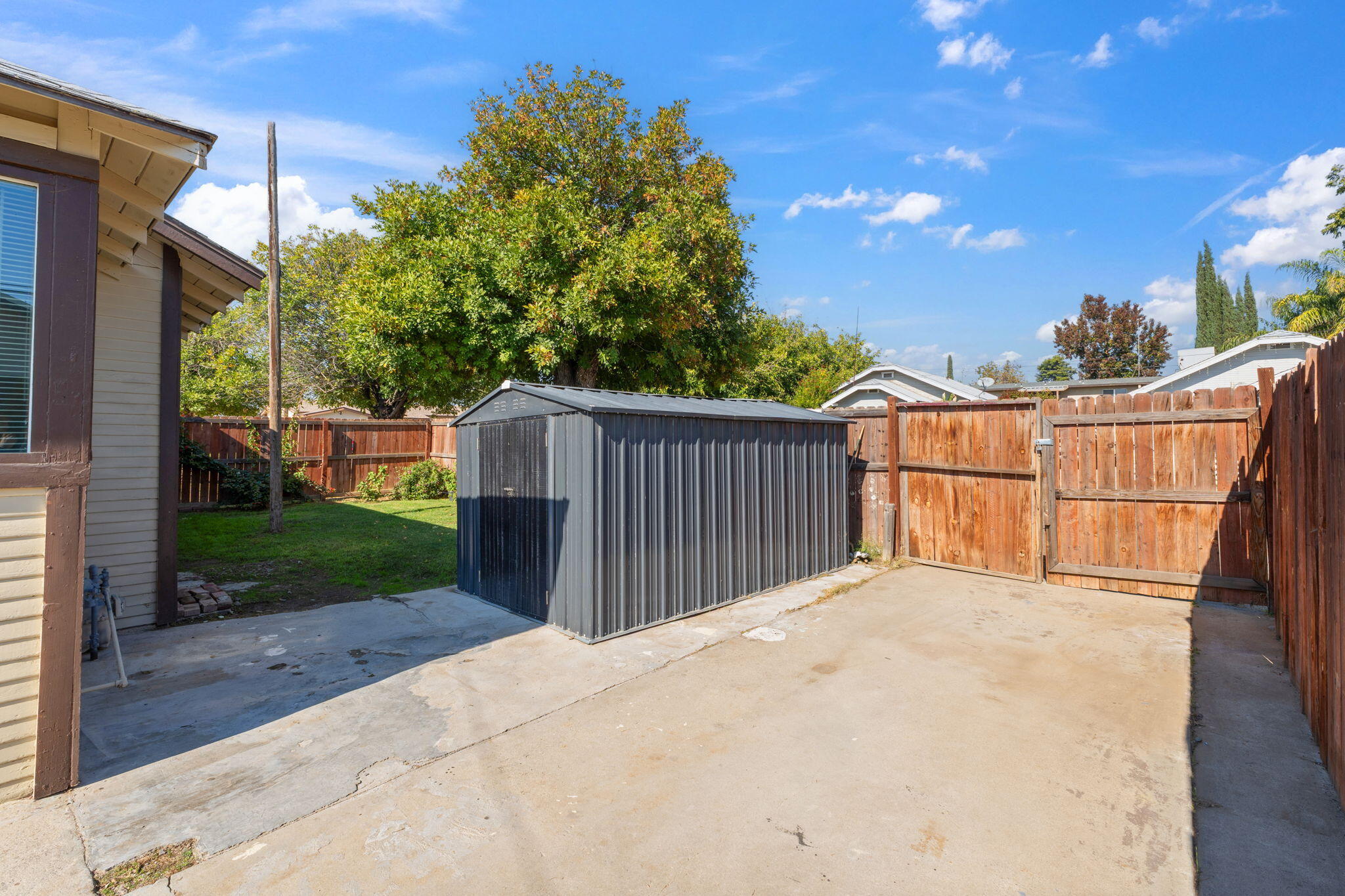 321 N Orange Ave, Exeter, CA 93221