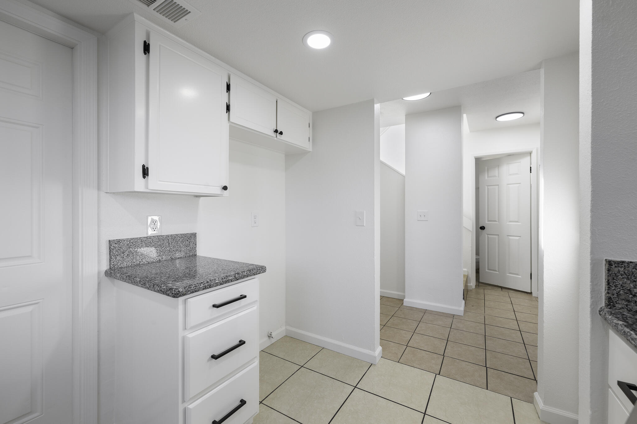 228 E Harold Ct, Visalia, CA 93291