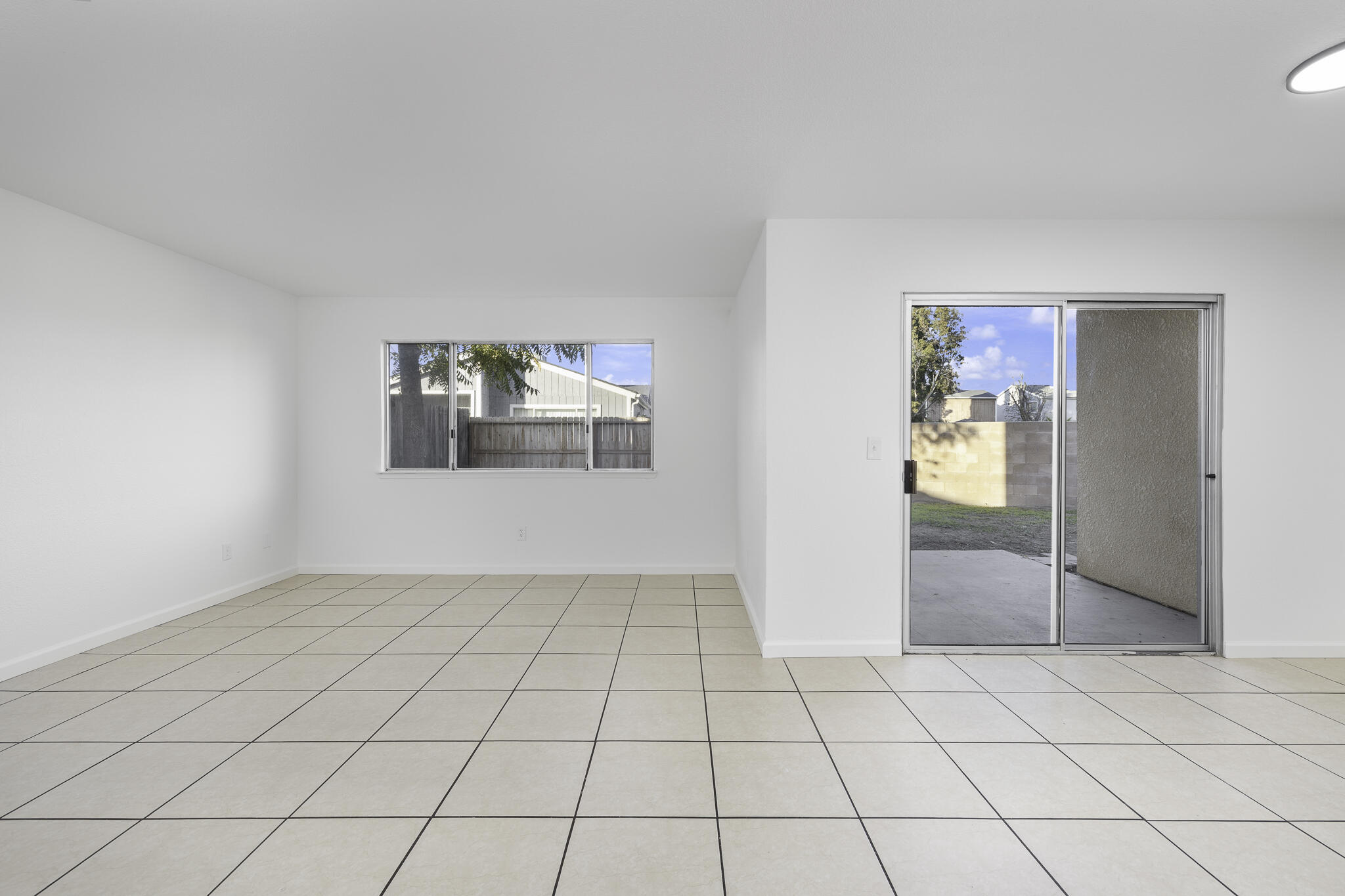 228 E Harold Ct, Visalia, CA 93291