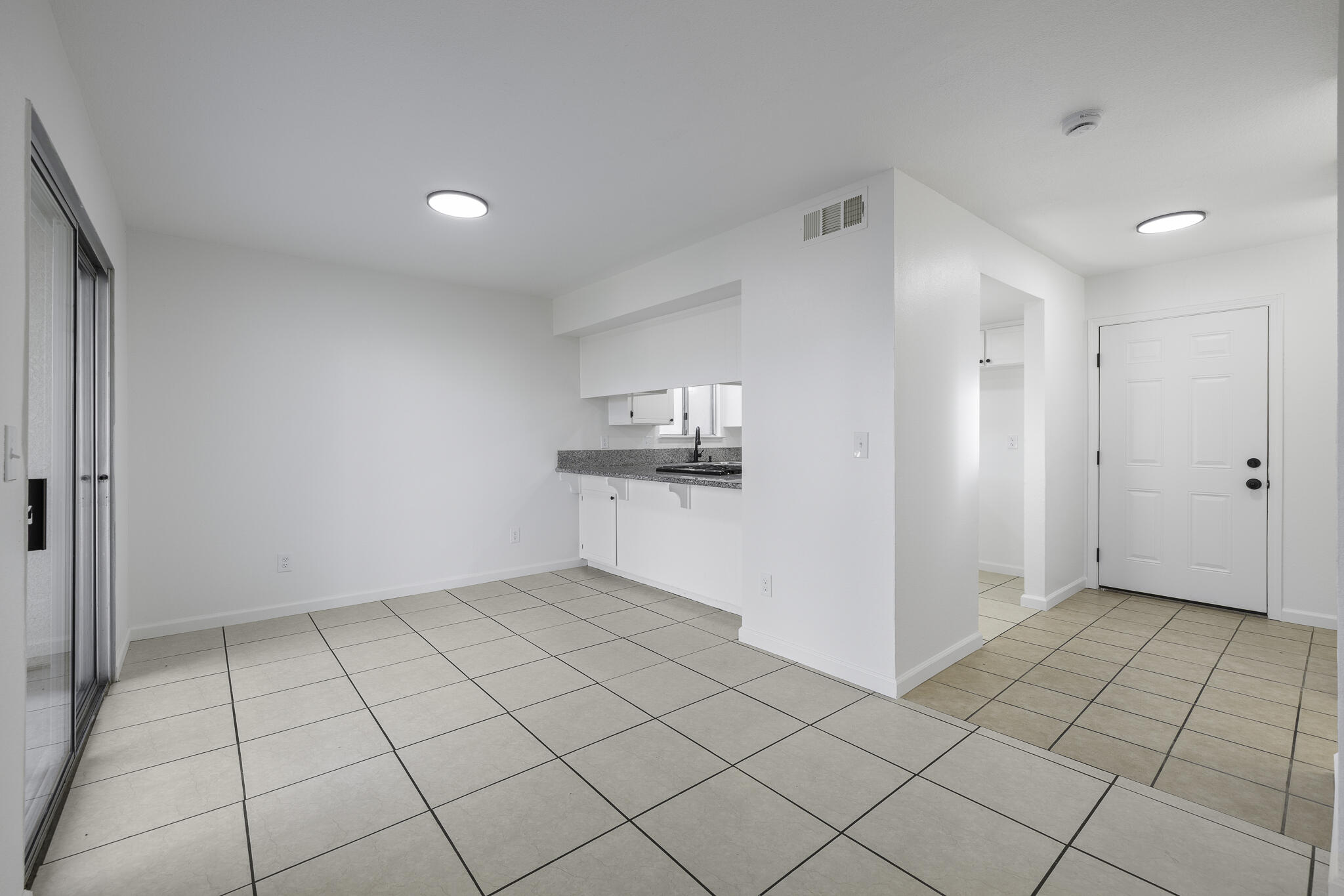 228 E Harold Ct, Visalia, CA 93291