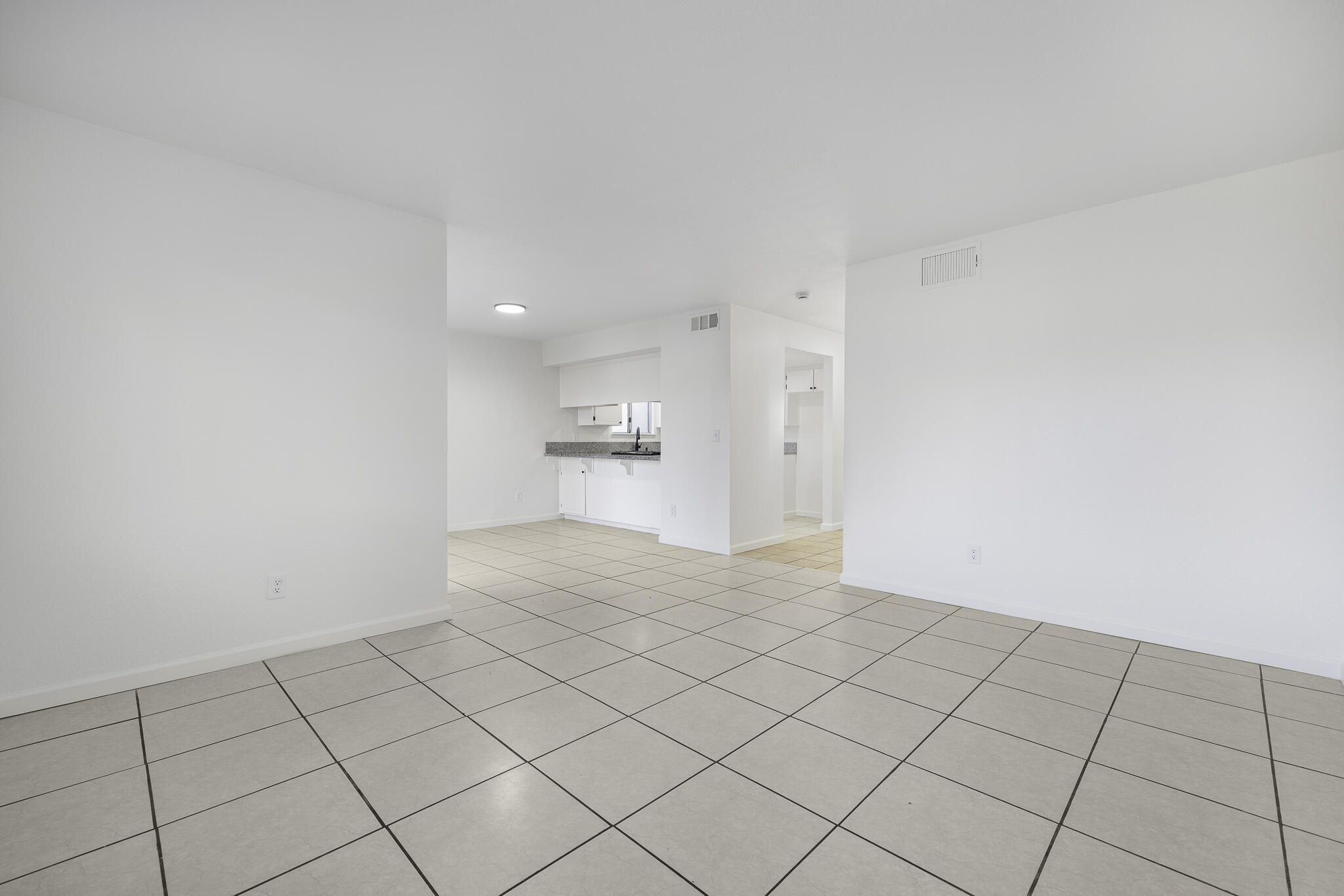 228 E Harold Ct, Visalia, CA 93291