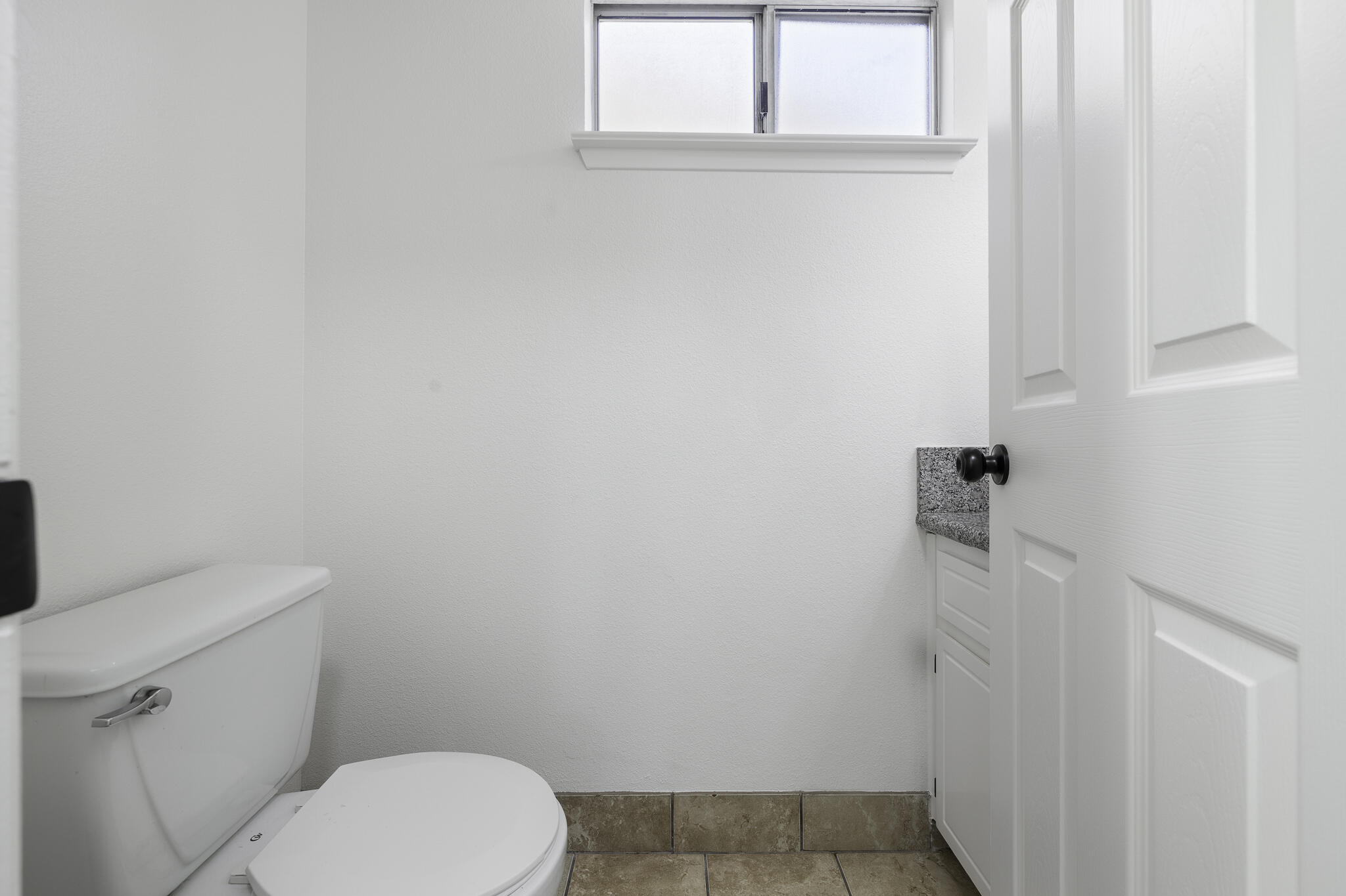 228 E Harold Ct, Visalia, CA 93291