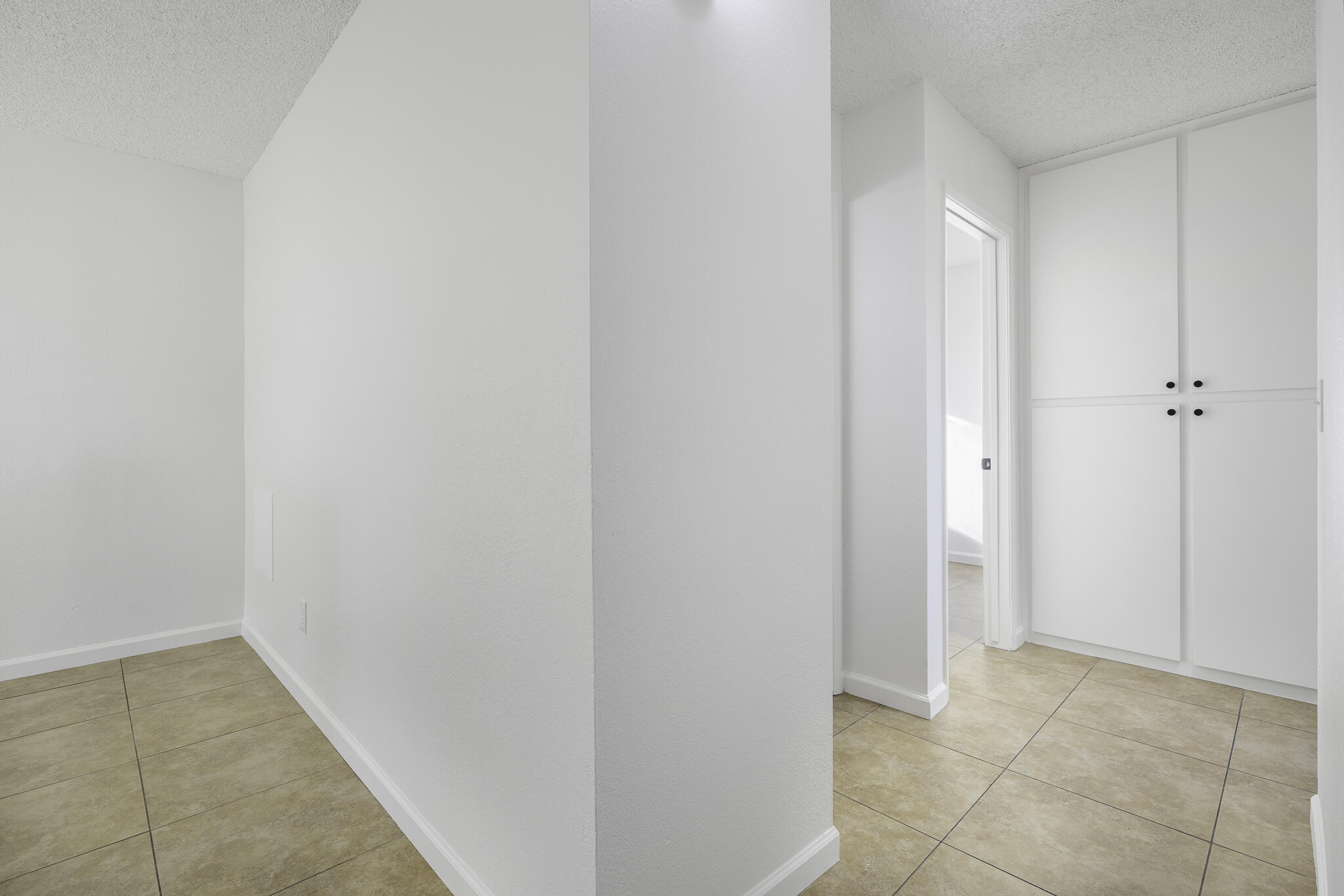 228 E Harold Ct, Visalia, CA 93291