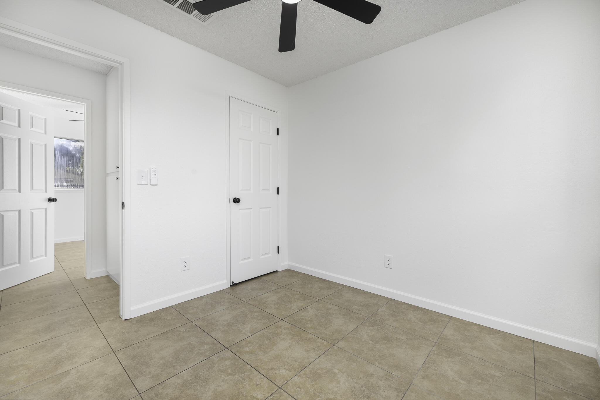 228 E Harold Ct, Visalia, CA 93291