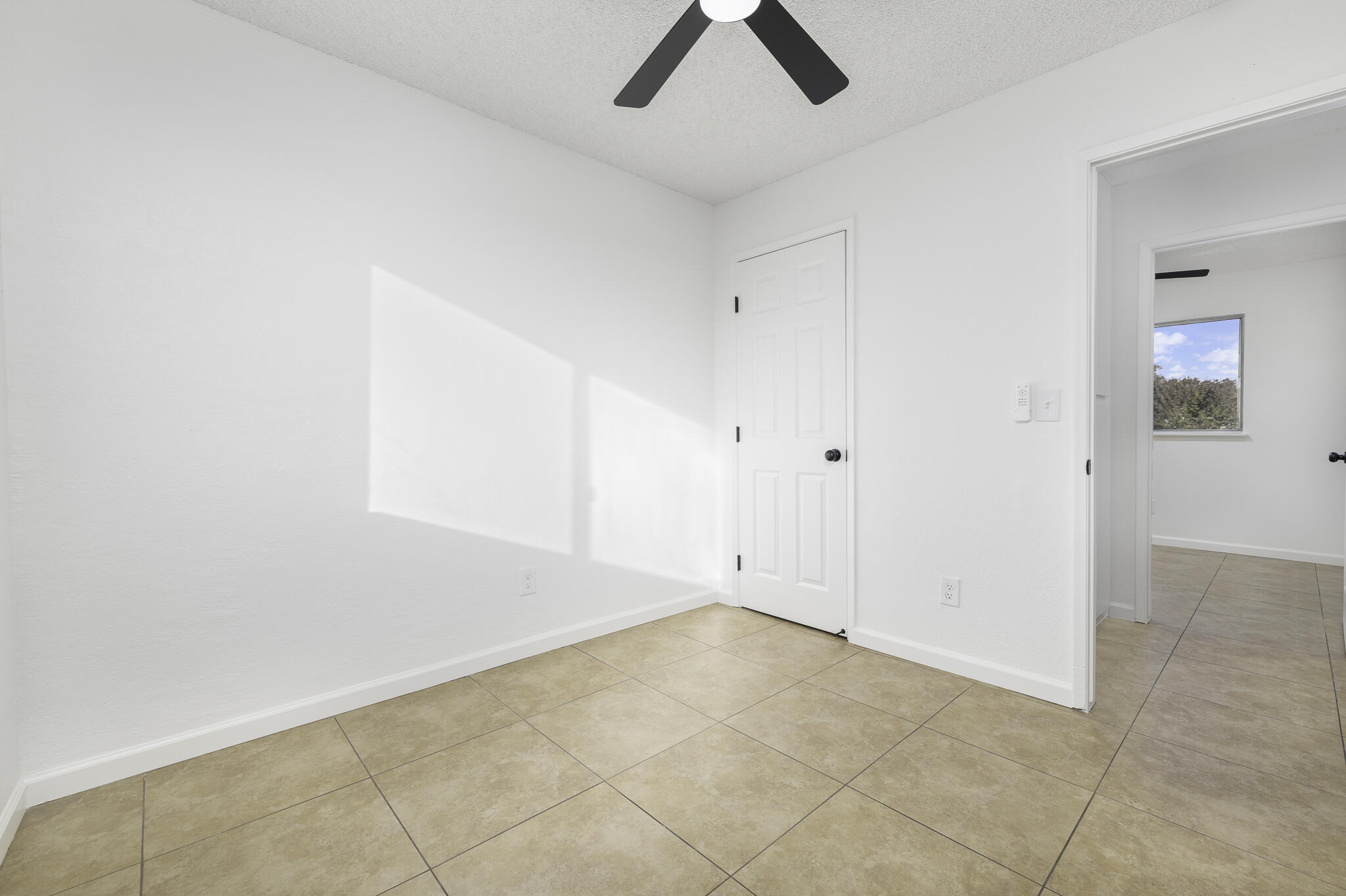 228 E Harold Ct, Visalia, CA 93291