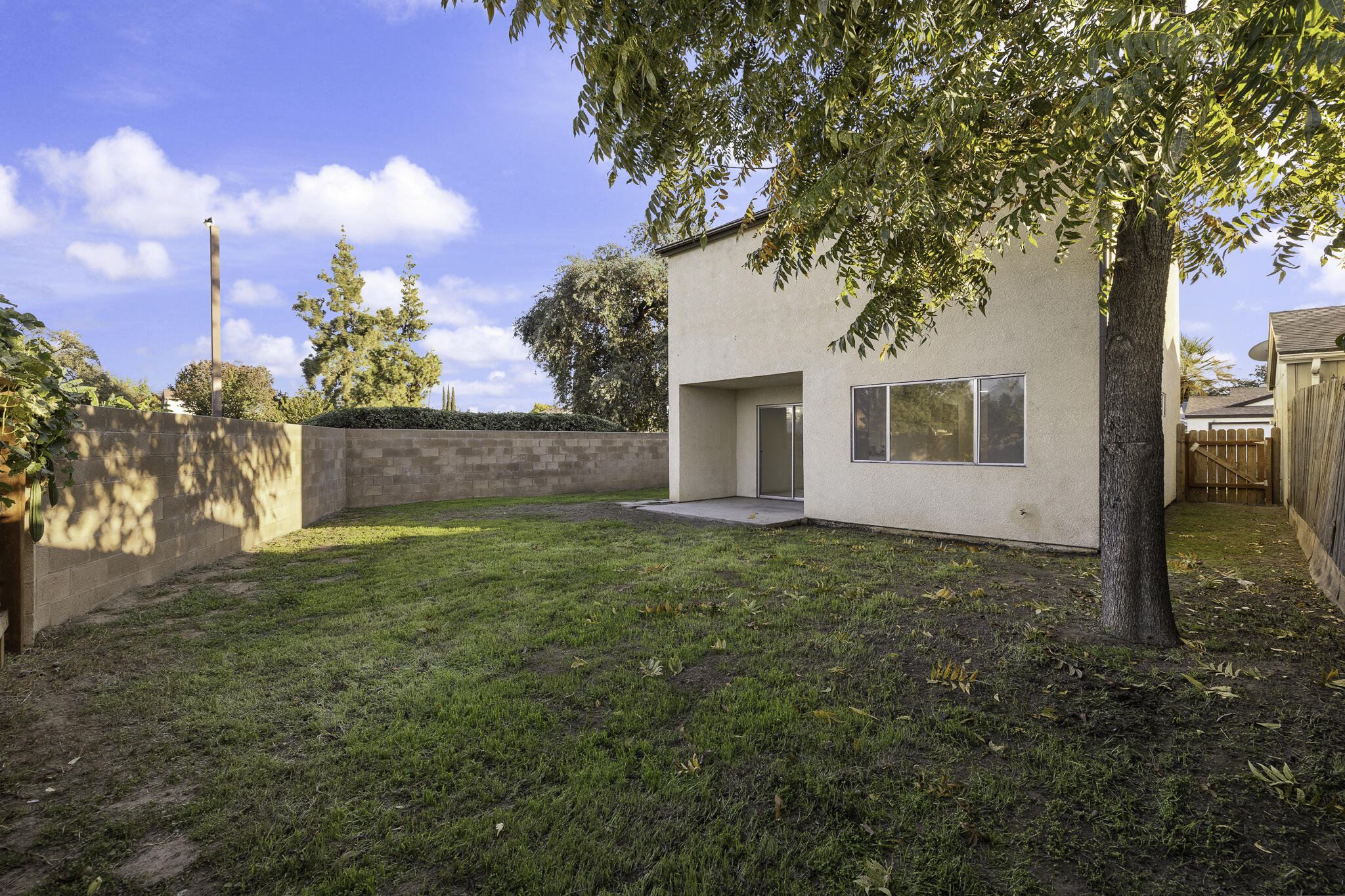 228 E Harold Ct, Visalia, CA 93291