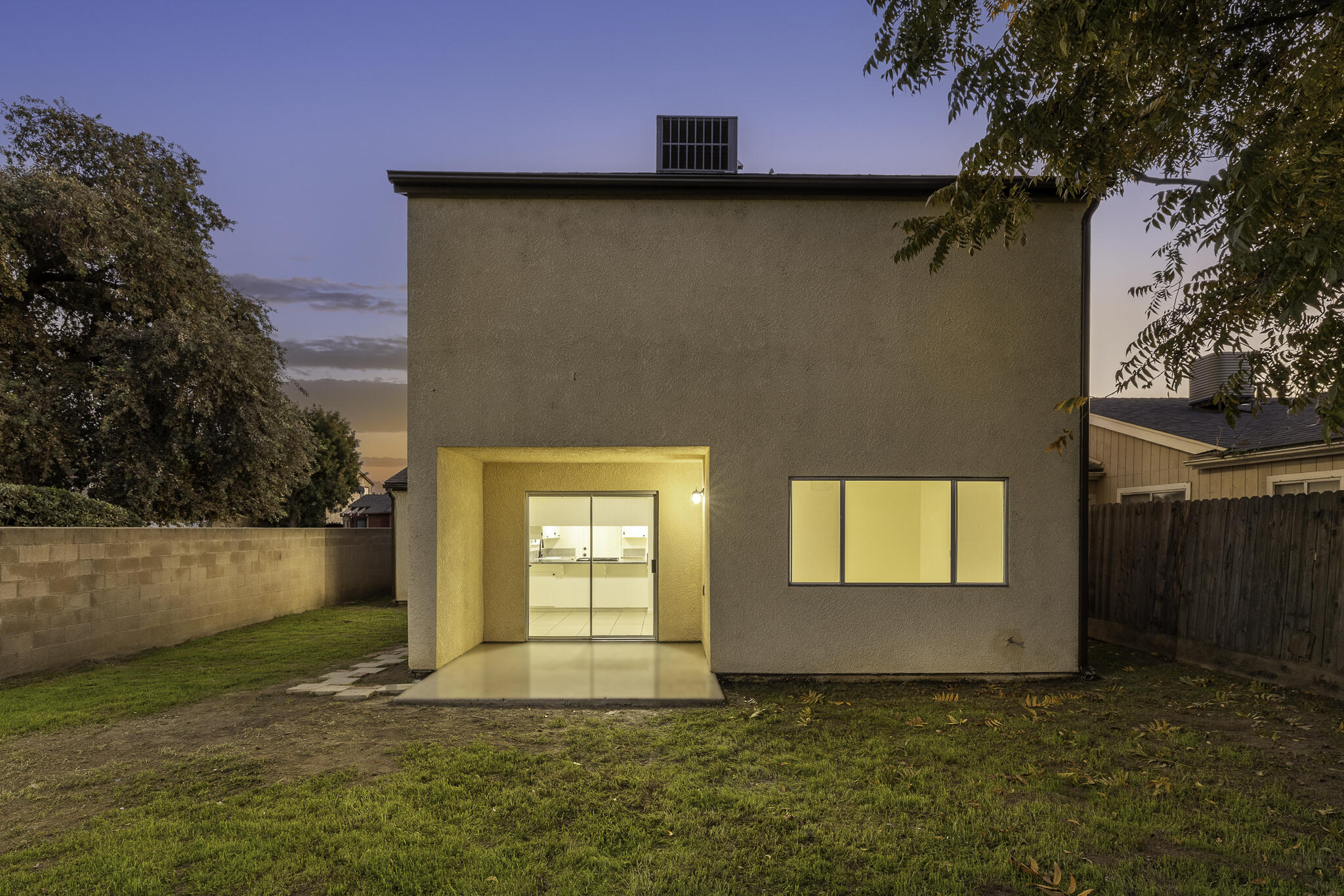 228 E Harold Ct, Visalia, CA 93291