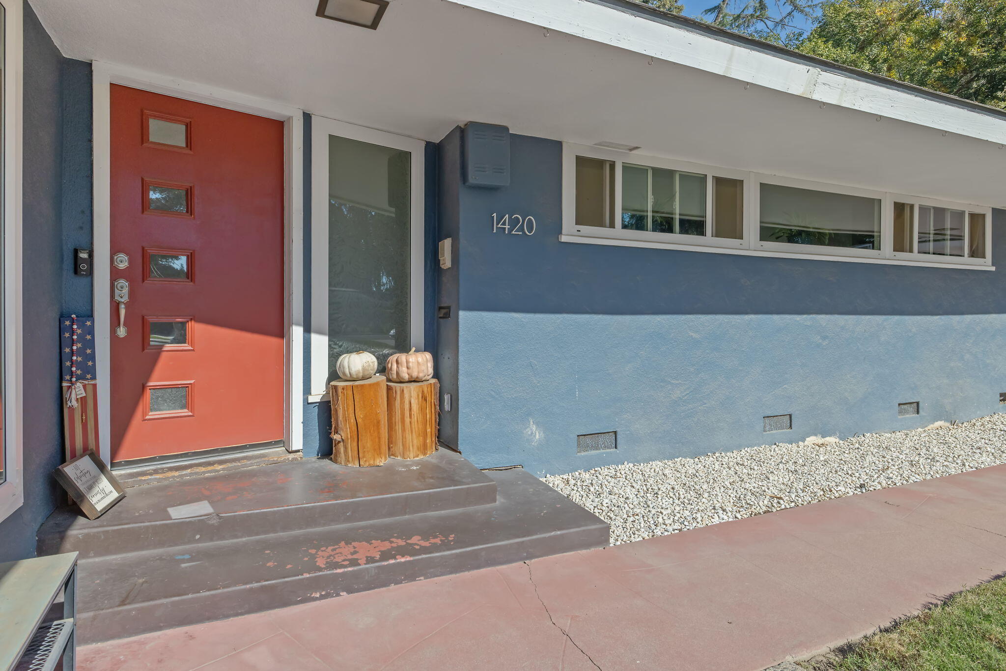 1420 W Meadow Ave, Visalia, CA 93277