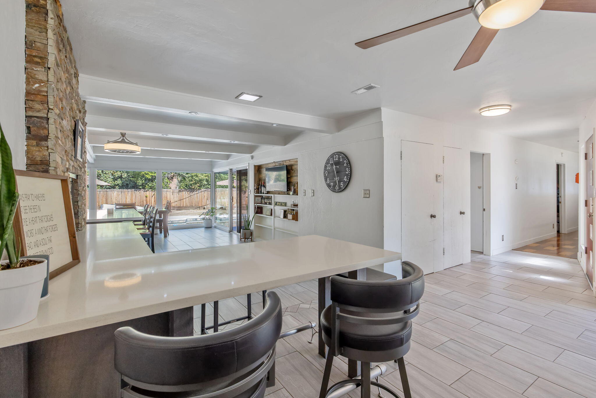 1420 W Meadow Ave, Visalia, CA 93277