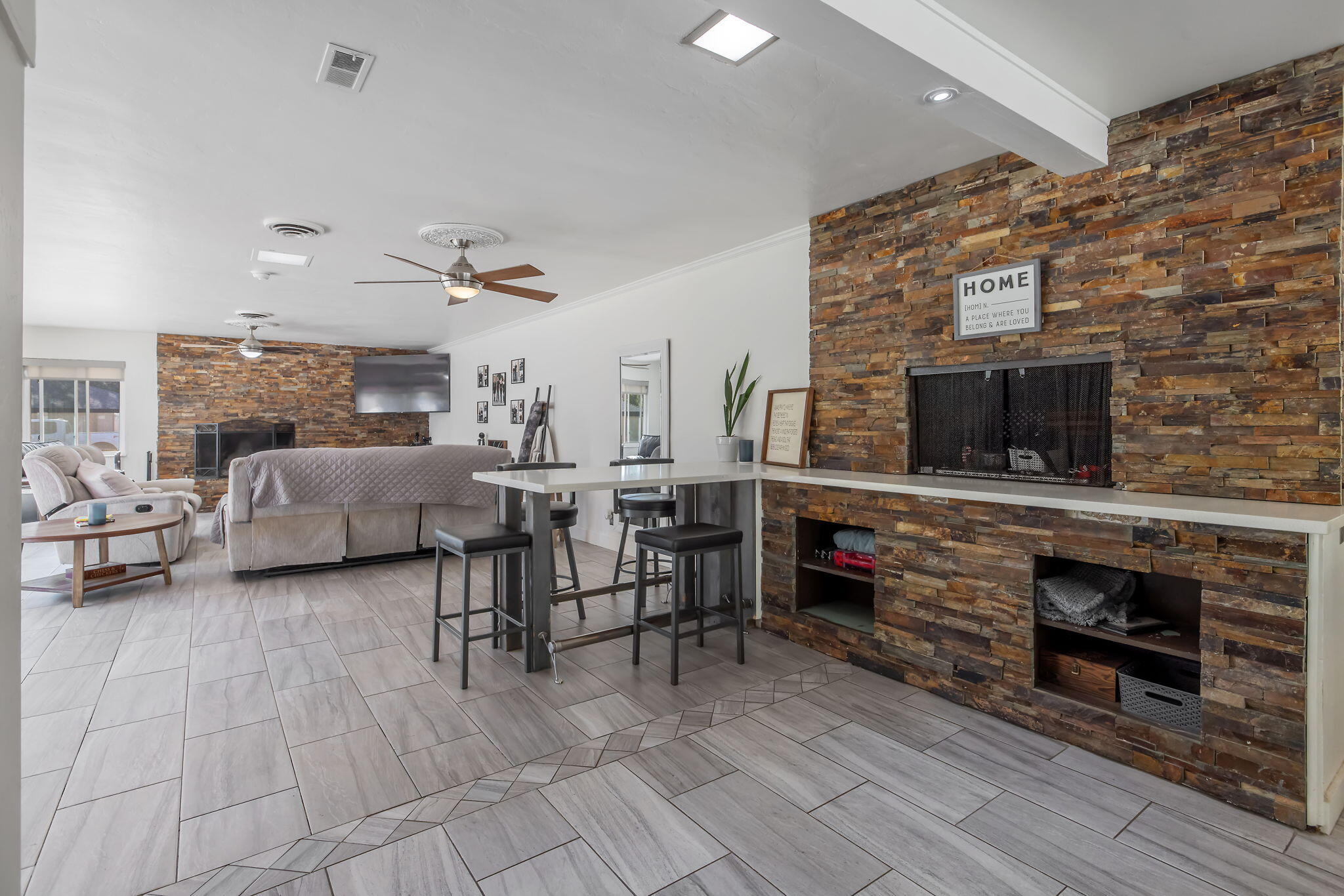 1420 W Meadow Ave, Visalia, CA 93277