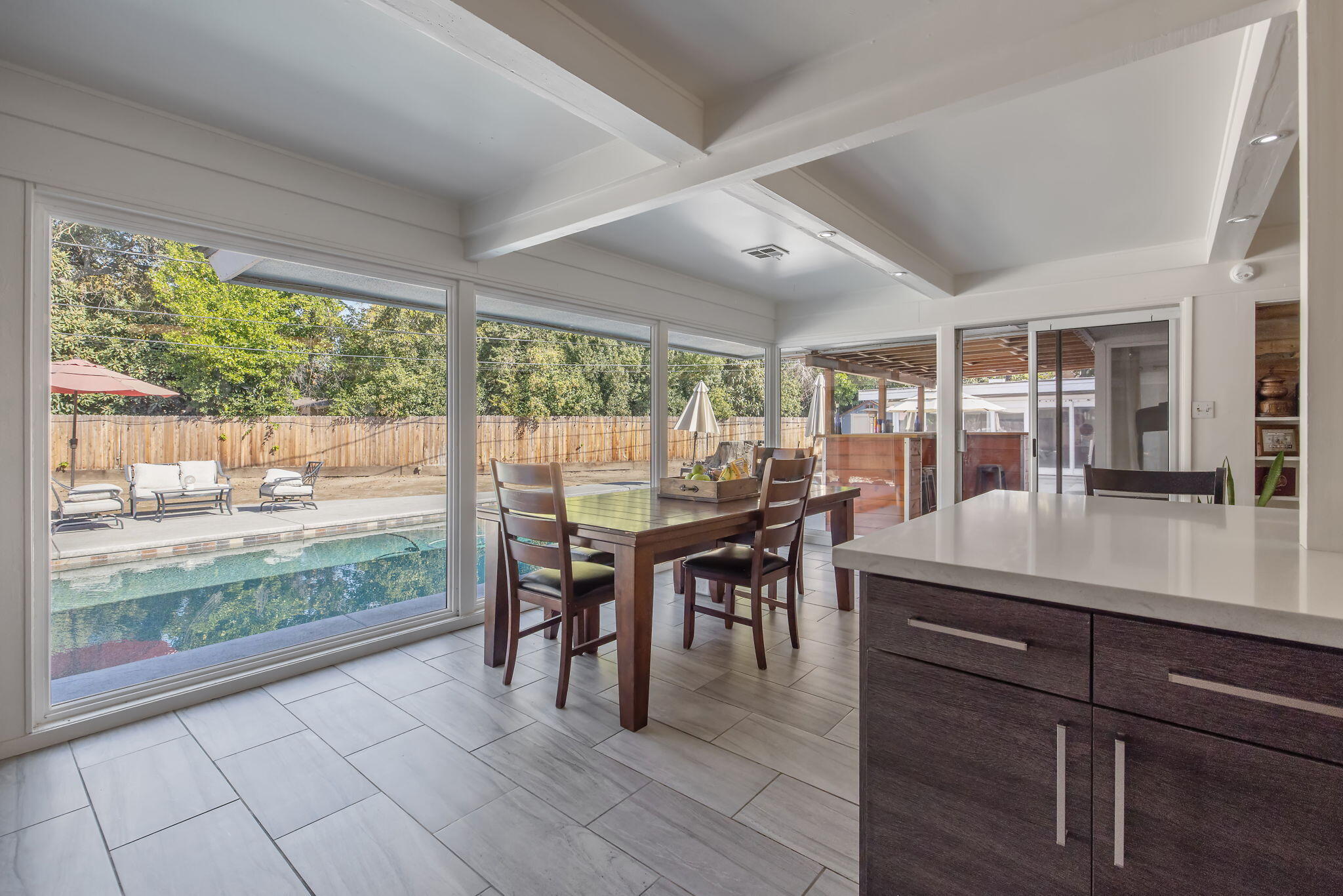 1420 W Meadow Ave, Visalia, CA 93277