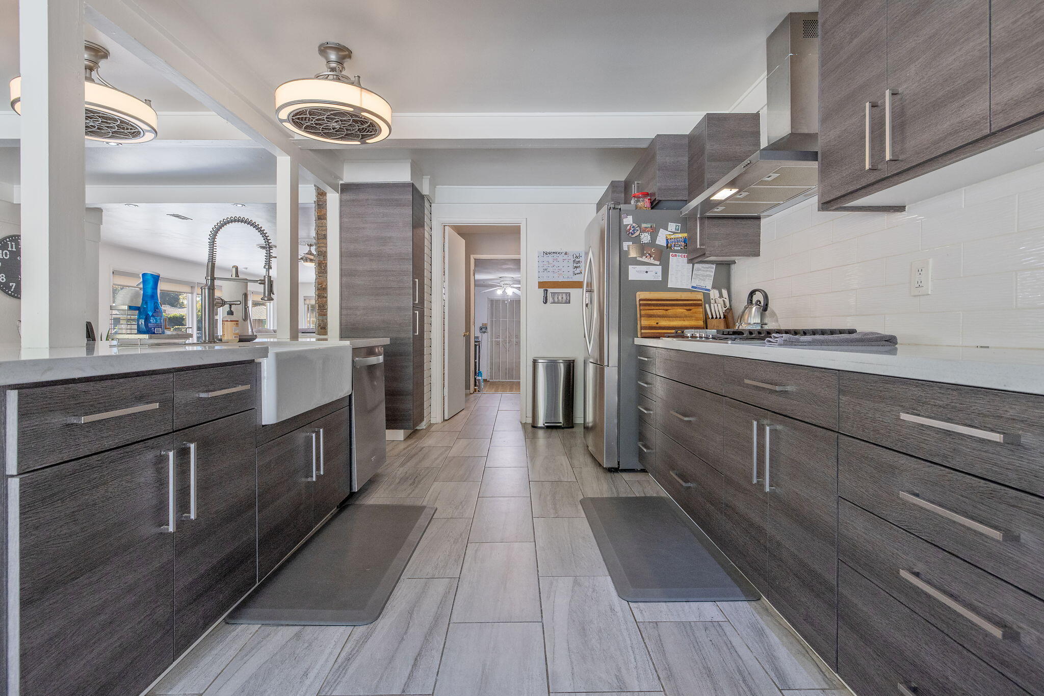 1420 W Meadow Ave, Visalia, CA 93277