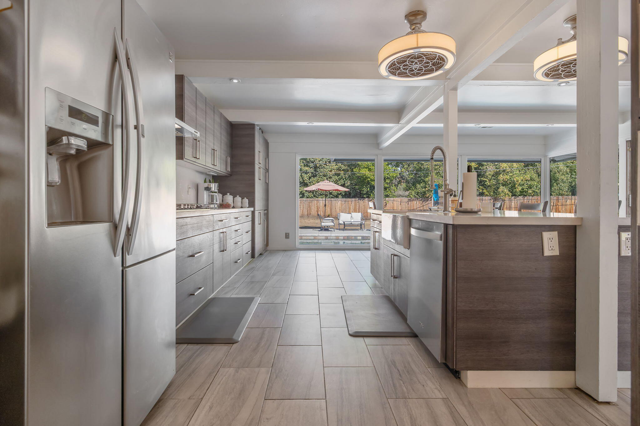 1420 W Meadow Ave, Visalia, CA 93277