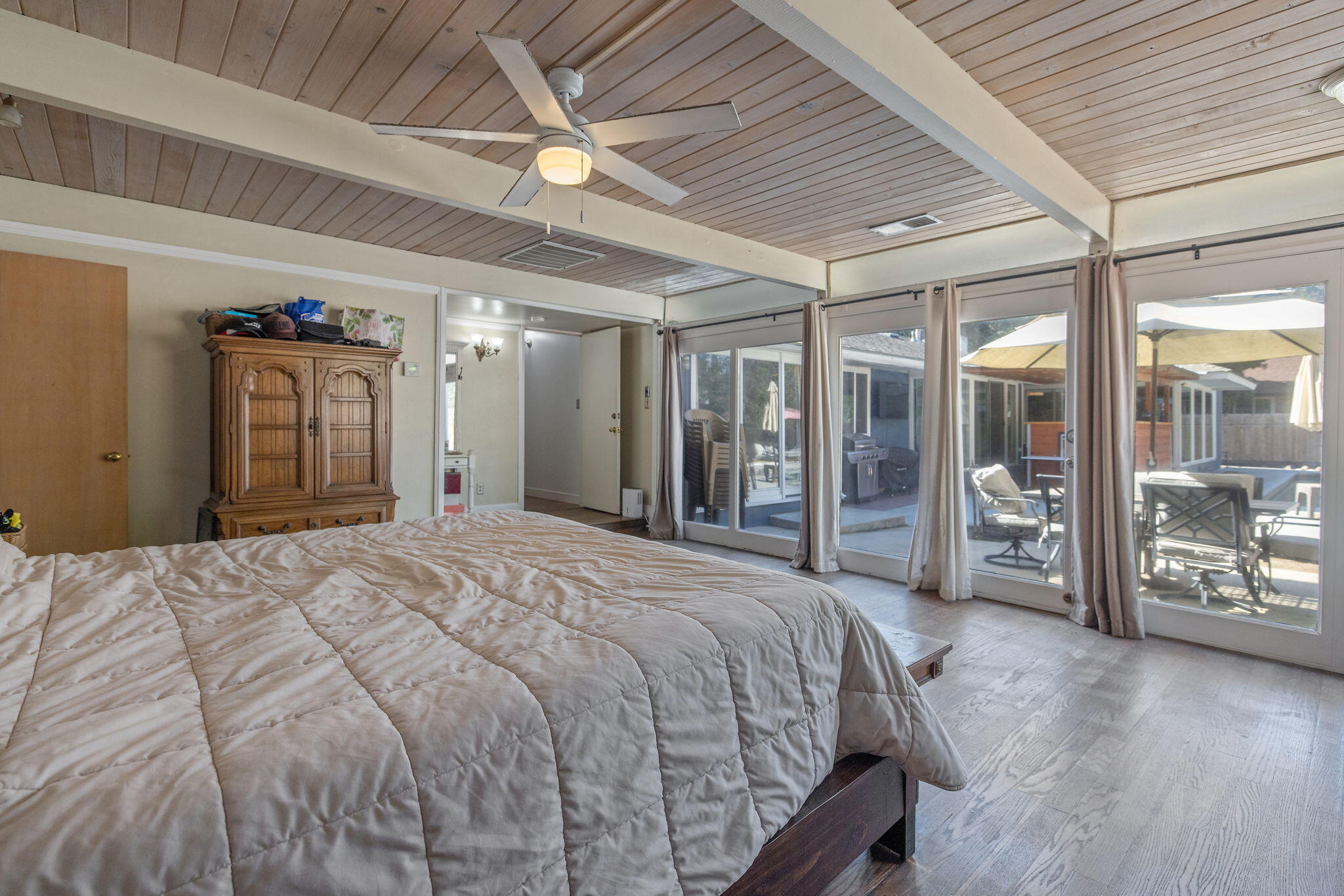 1420 W Meadow Ave, Visalia, CA 93277