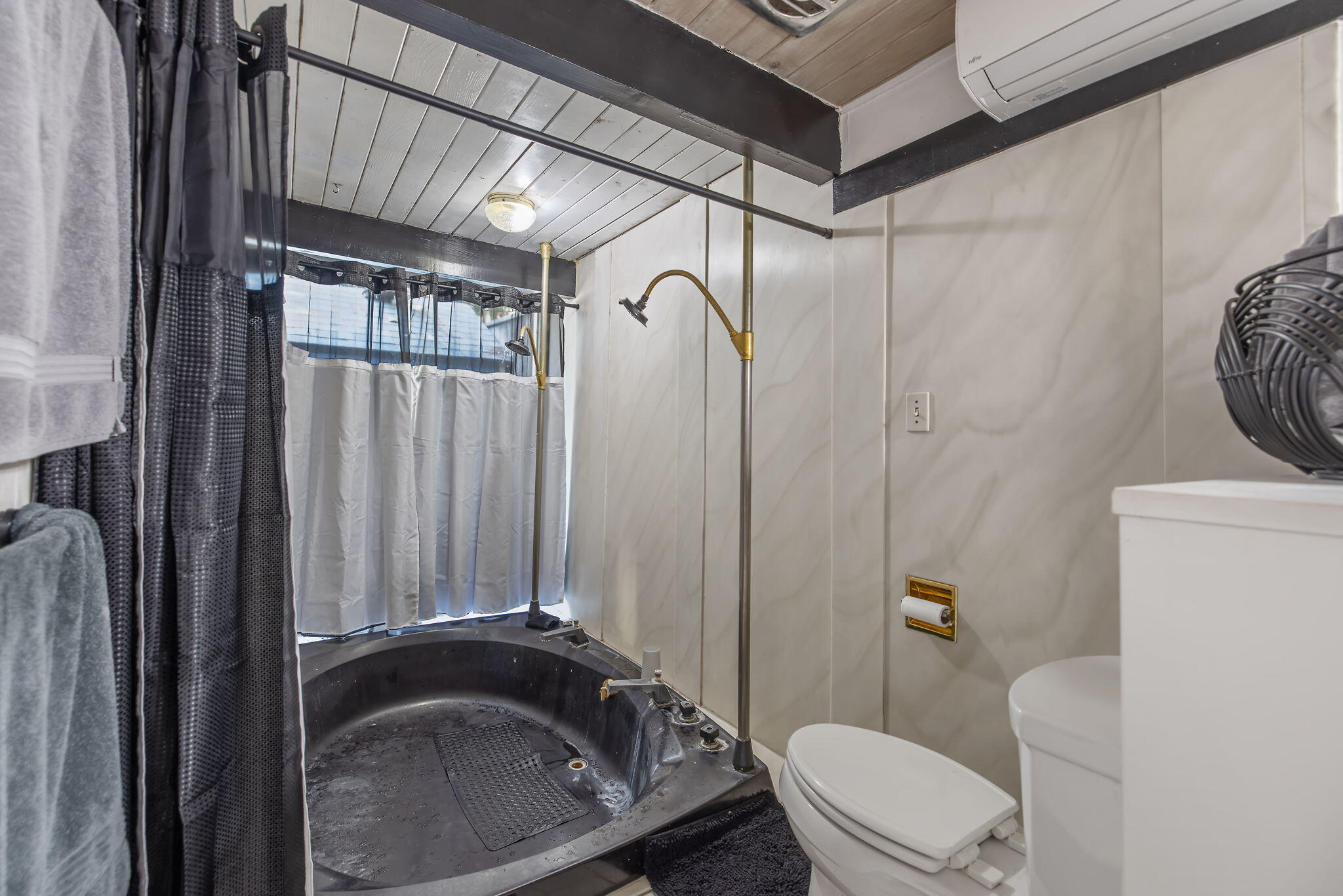 1420 W Meadow Ave, Visalia, CA 93277