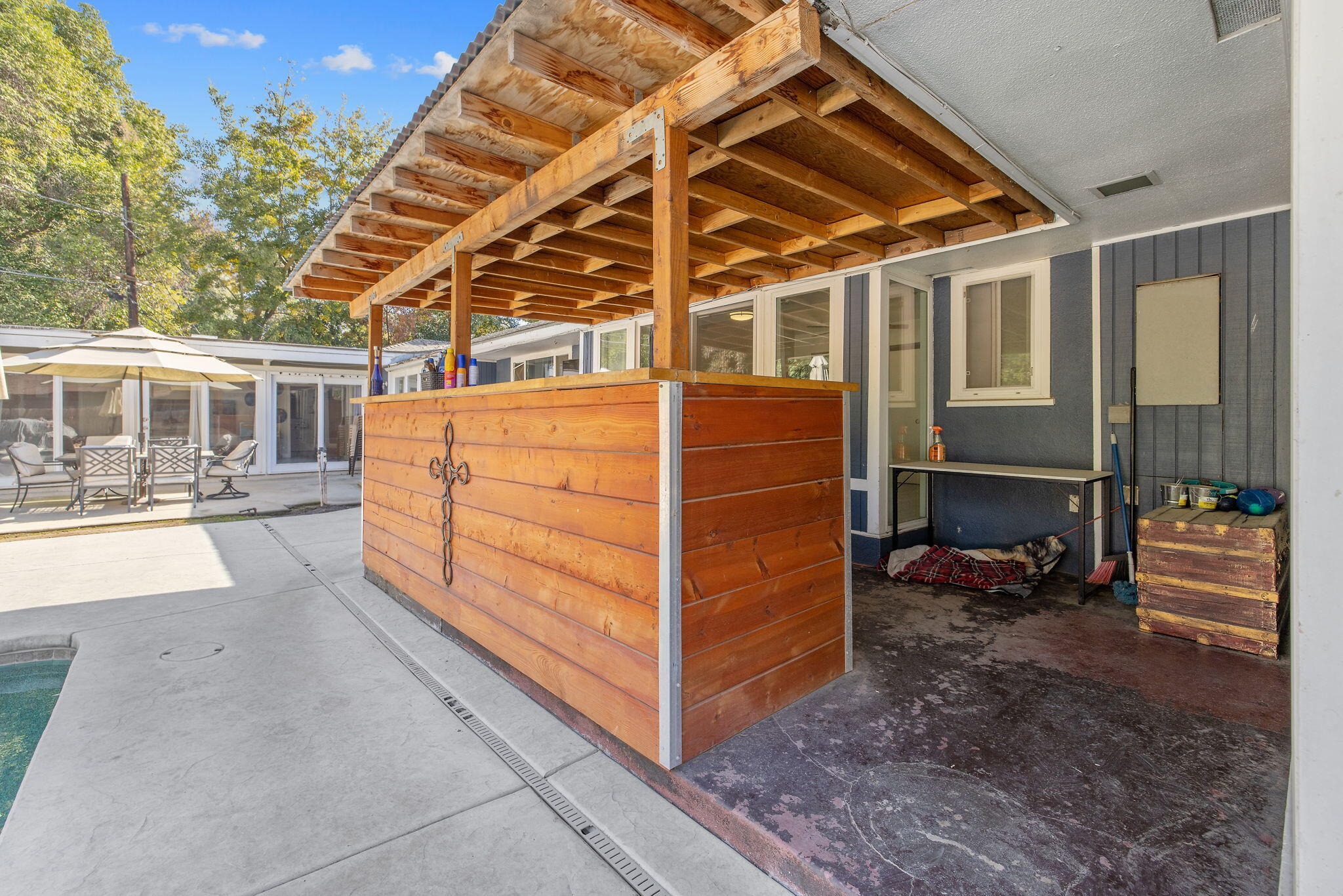 1420 W Meadow Ave, Visalia, CA 93277