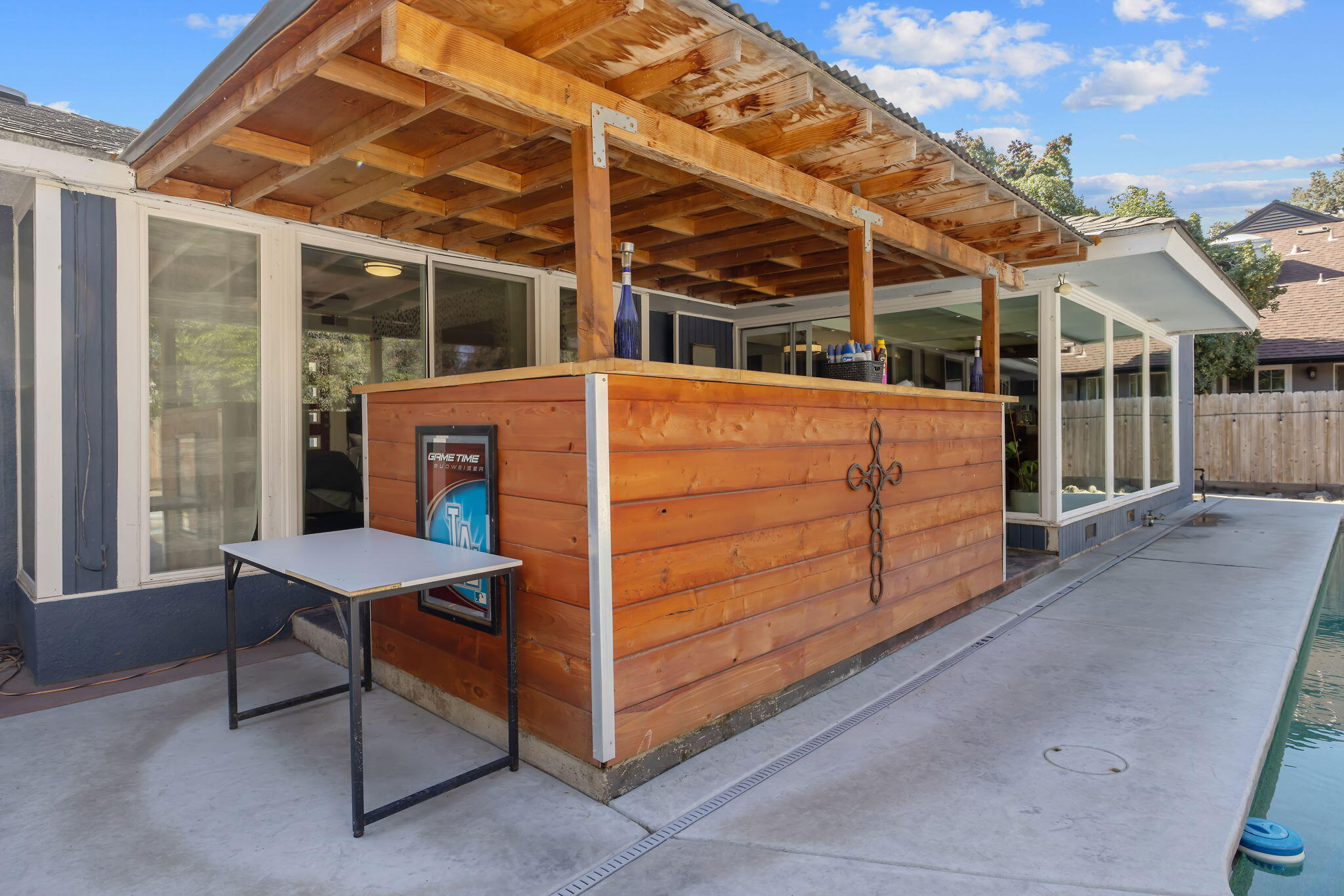 1420 W Meadow Ave, Visalia, CA 93277