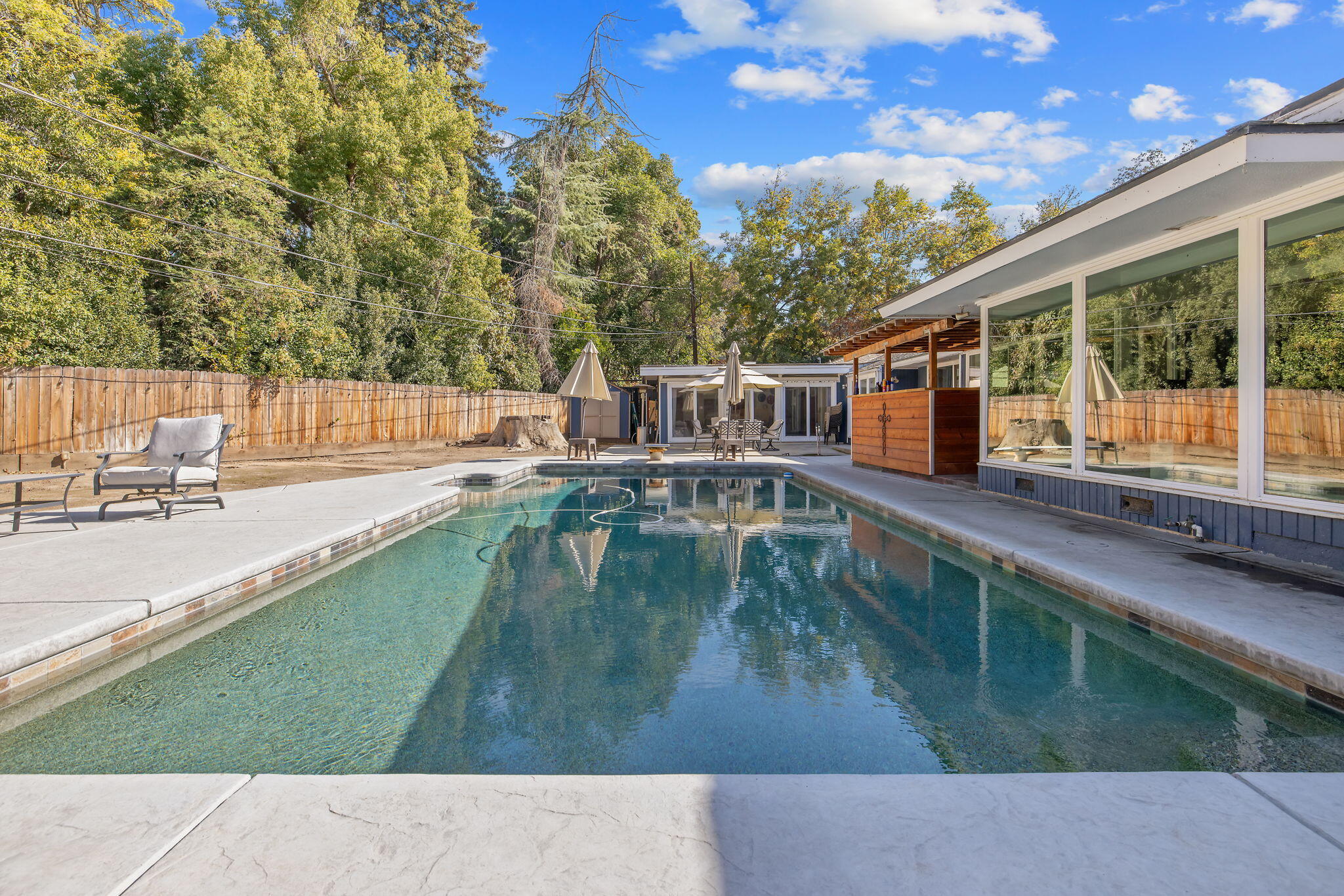 1420 W Meadow Ave, Visalia, CA 93277