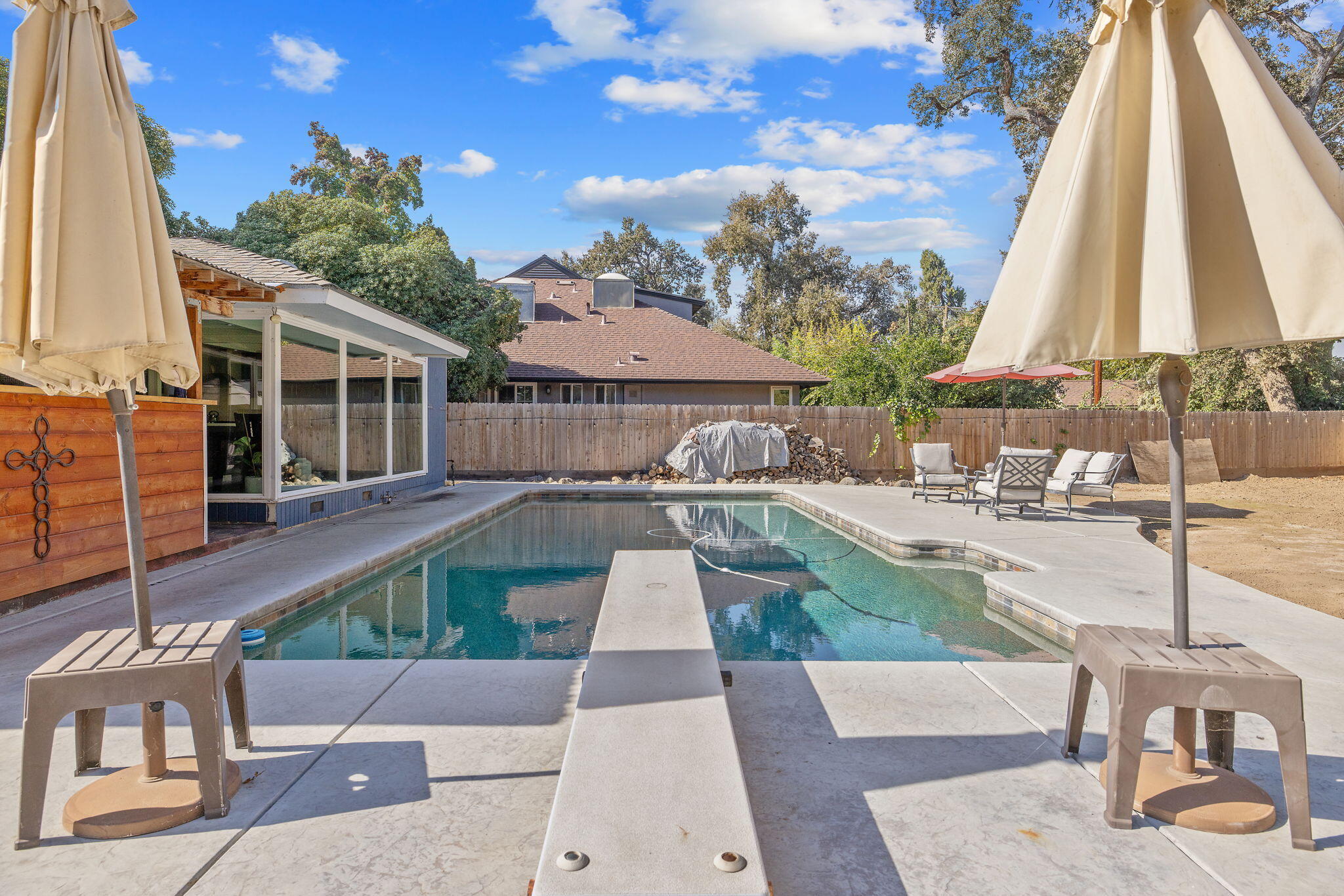 1420 W Meadow Ave, Visalia, CA 93277