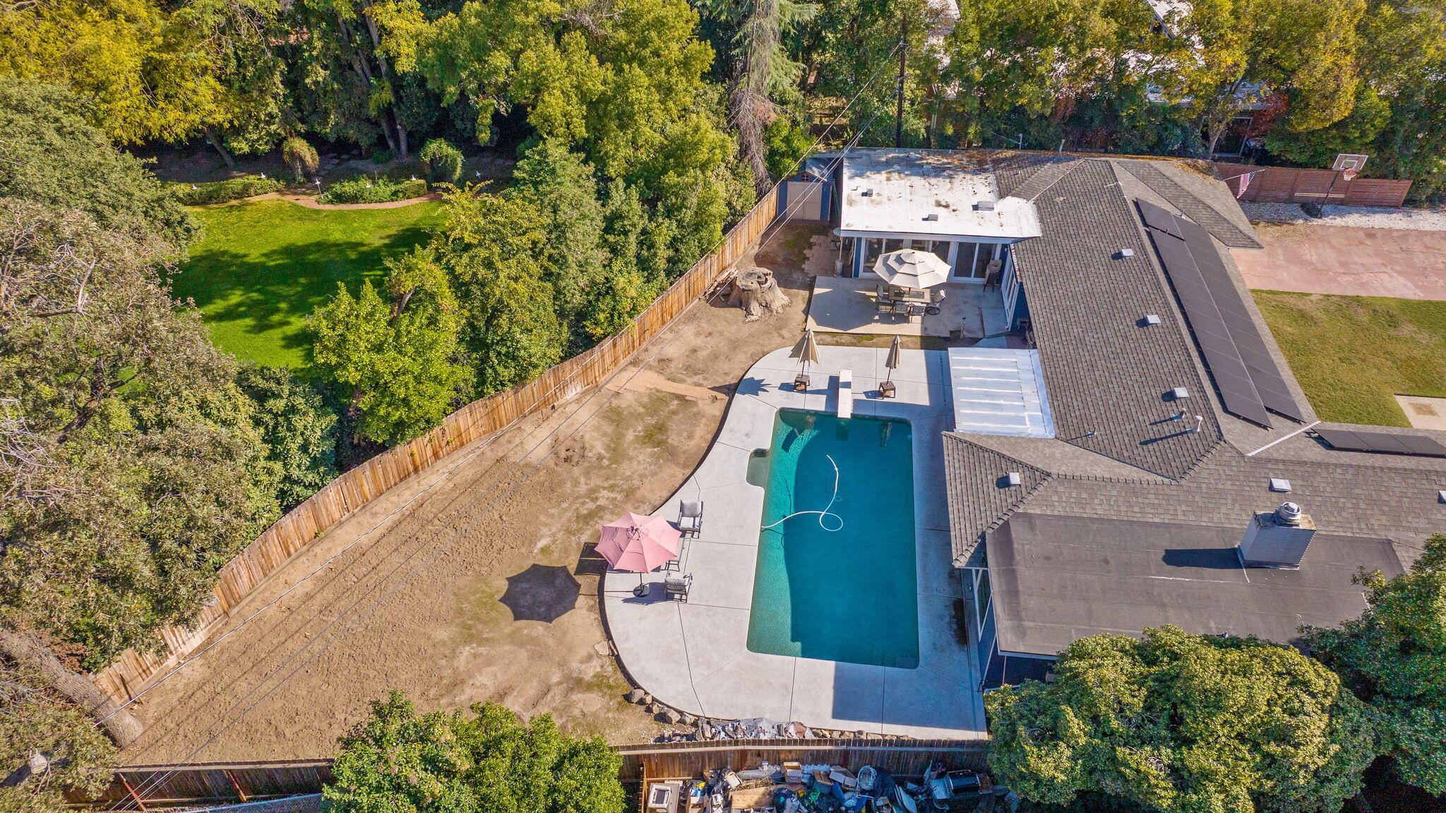 1420 W Meadow Ave, Visalia, CA 93277