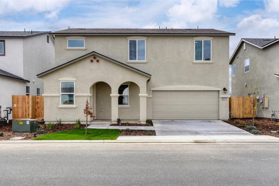 3219 E Mary Ave, Visalia, CA 93292