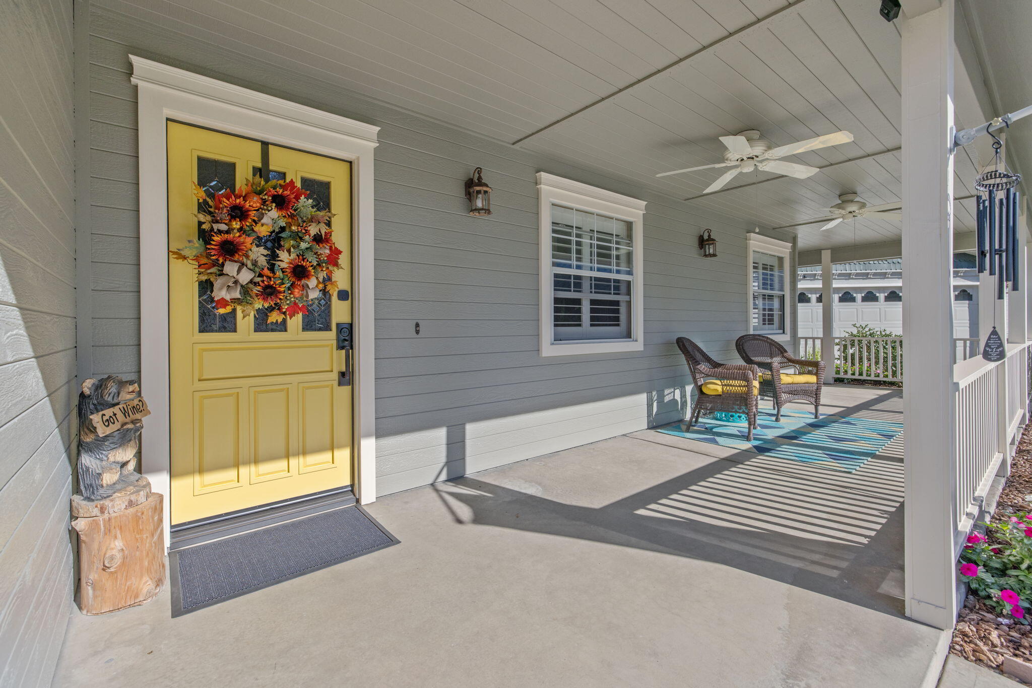 250 E Chestnut Ct, Visalia, CA 93292