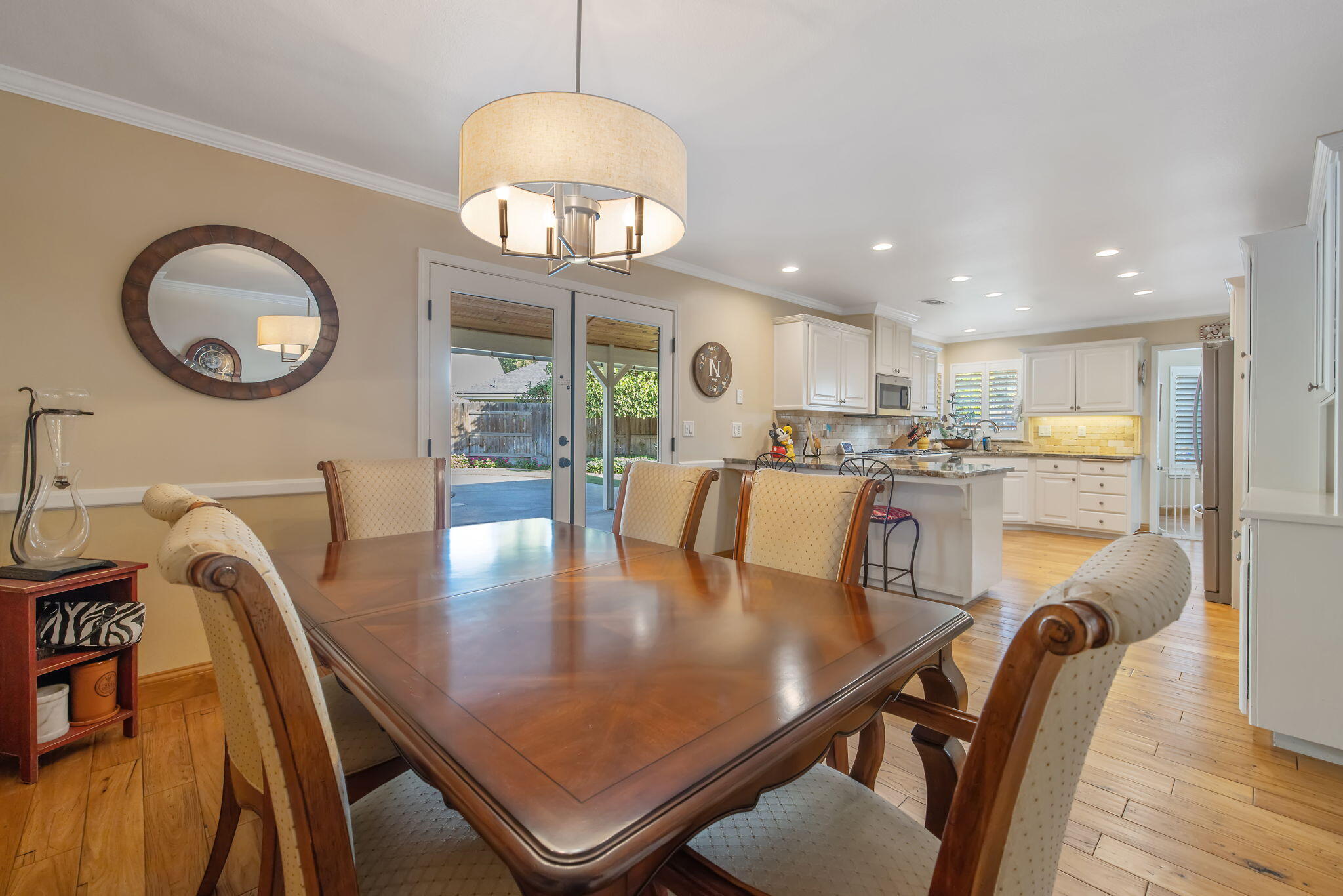 250 E Chestnut Ct, Visalia, CA 93292