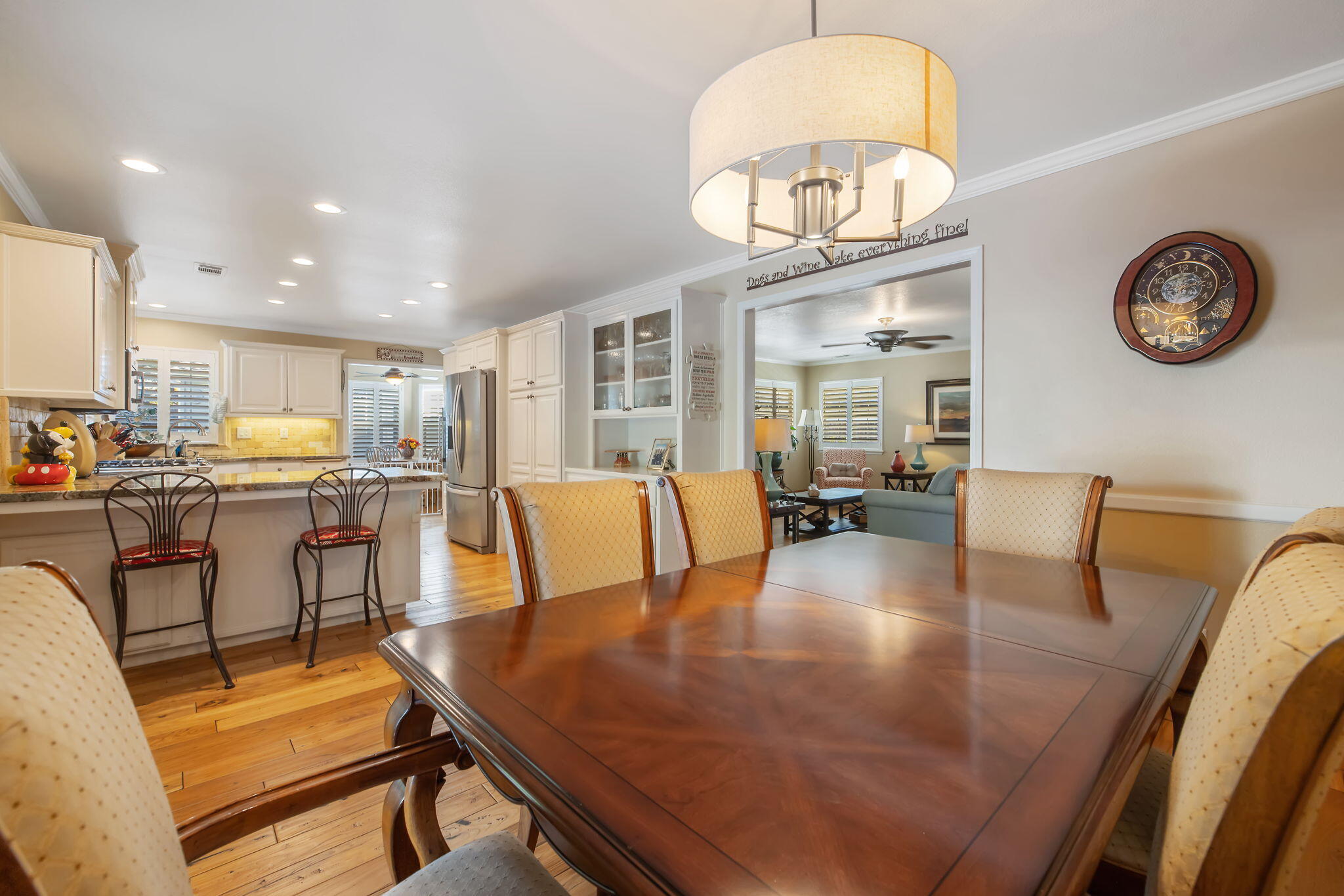 250 E Chestnut Ct, Visalia, CA 93292