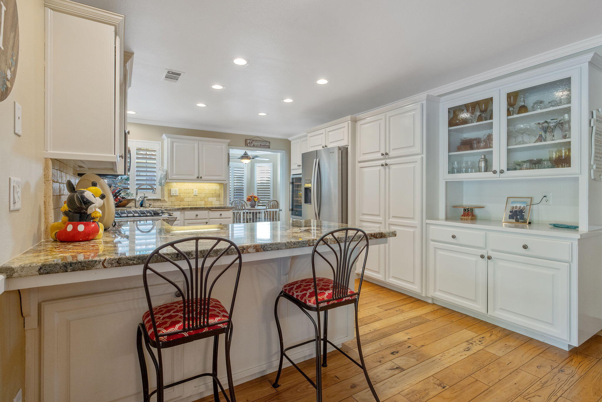 250 E Chestnut Ct, Visalia, CA 93292