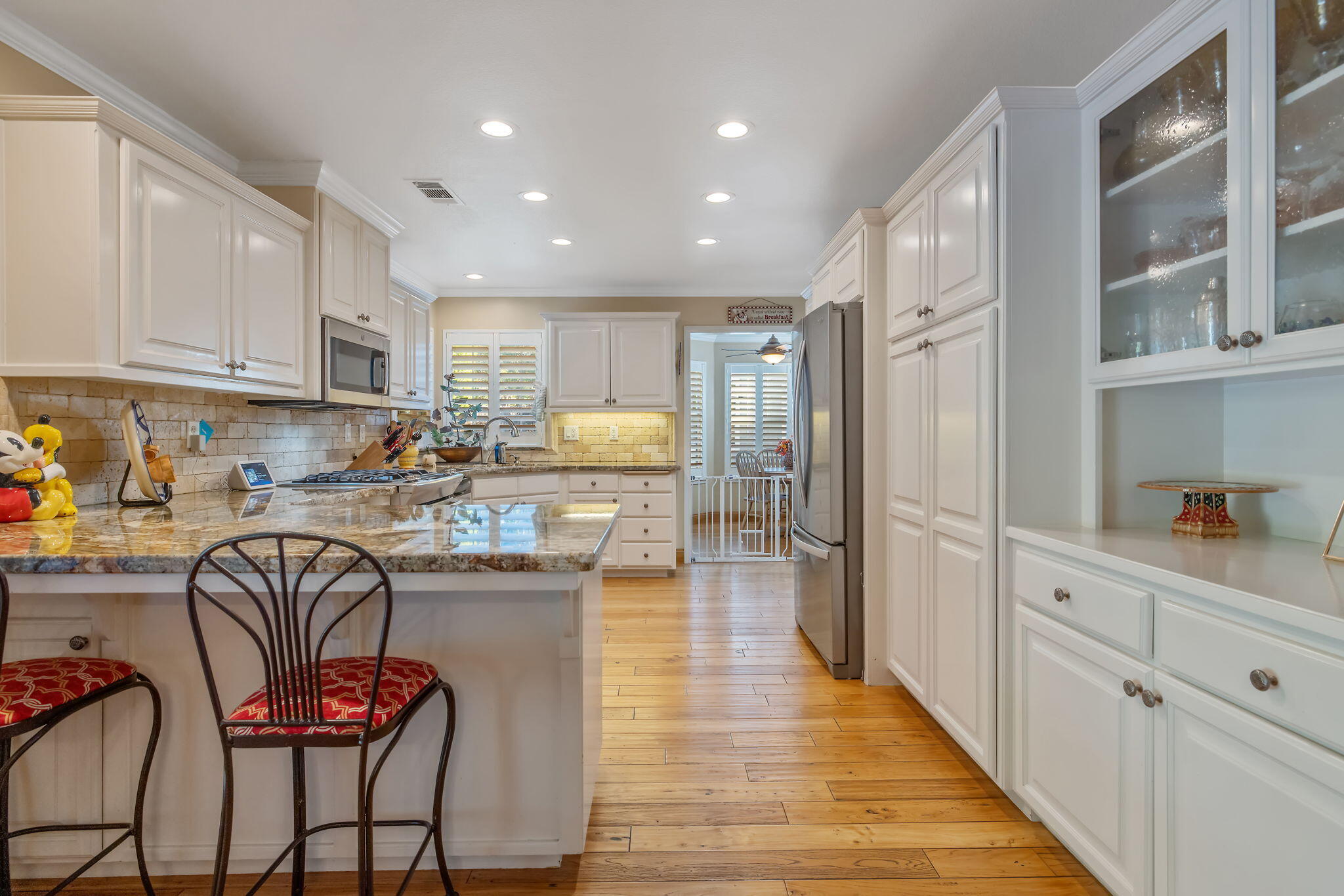 250 E Chestnut Ct, Visalia, CA 93292