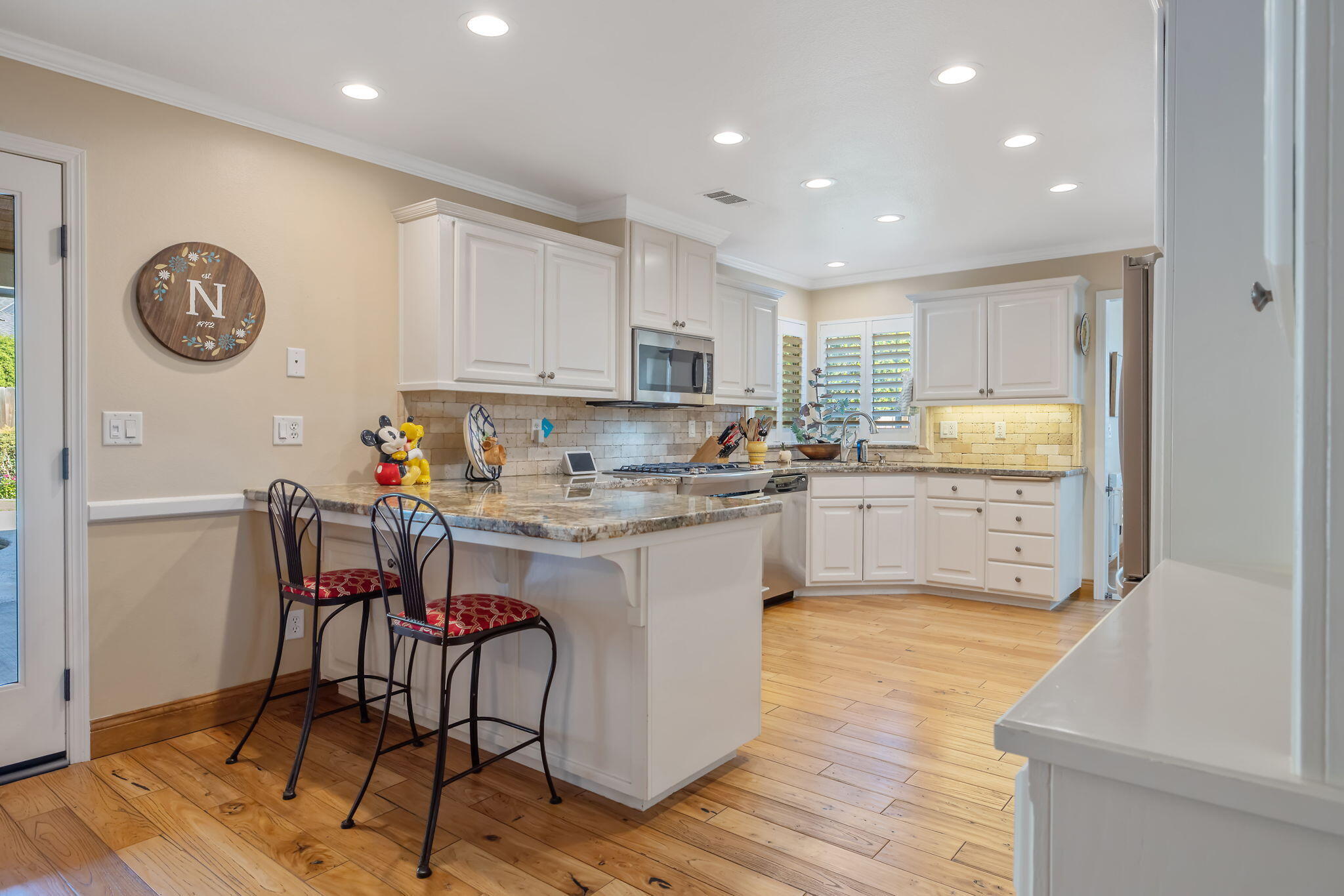 250 E Chestnut Ct, Visalia, CA 93292