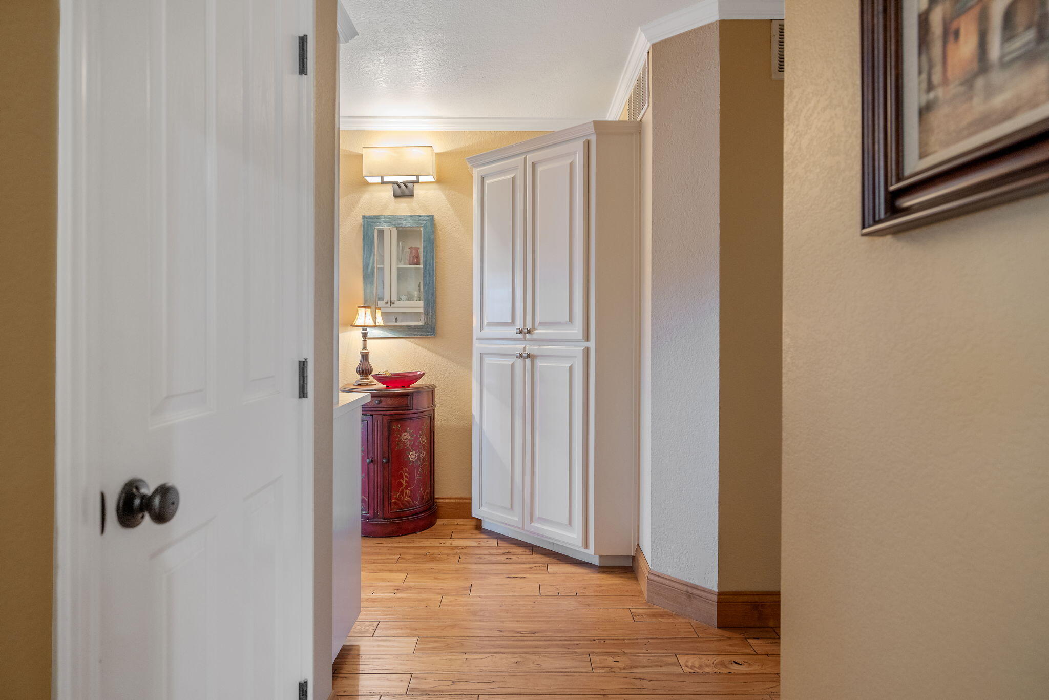 250 E Chestnut Ct, Visalia, CA 93292