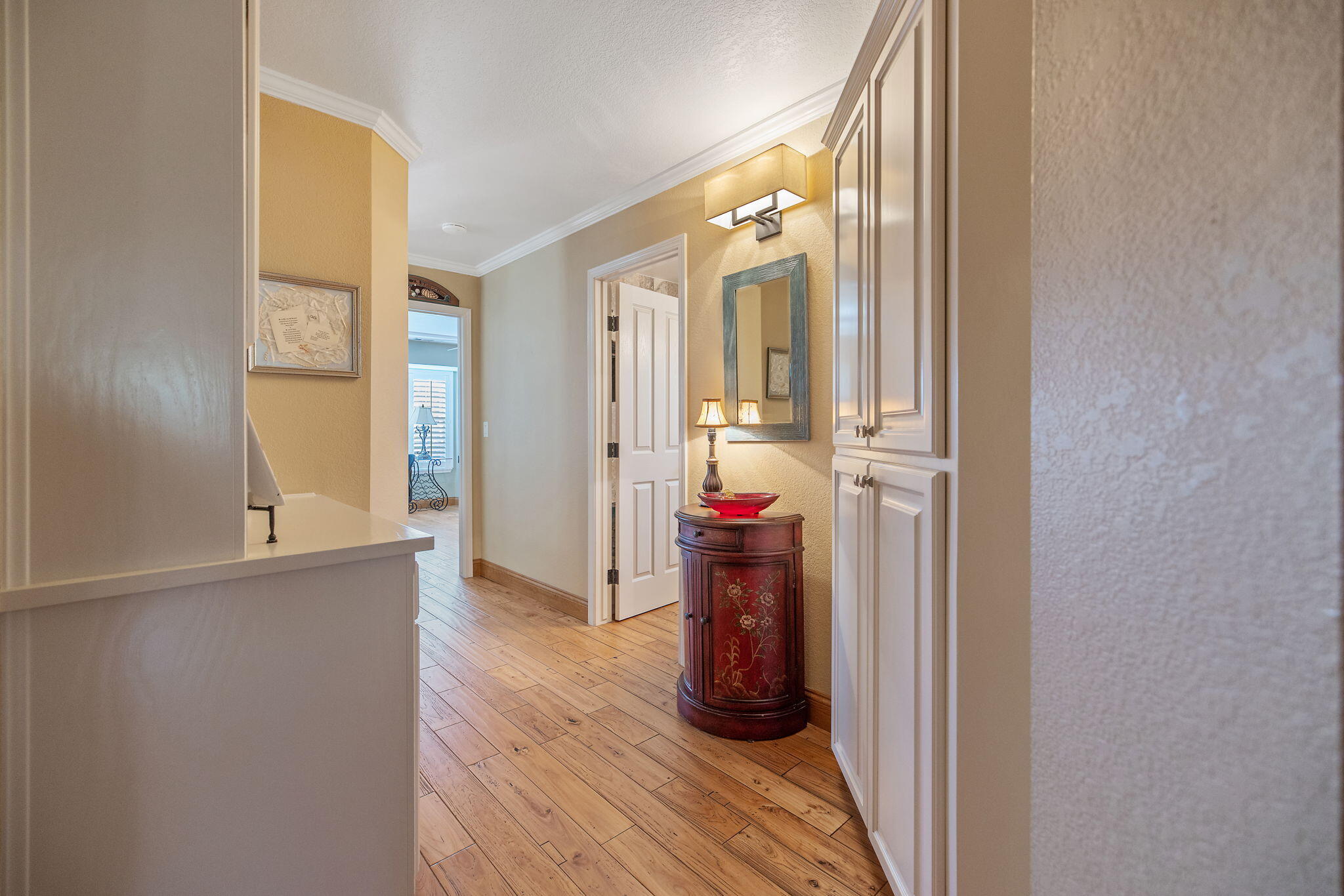 250 E Chestnut Ct, Visalia, CA 93292