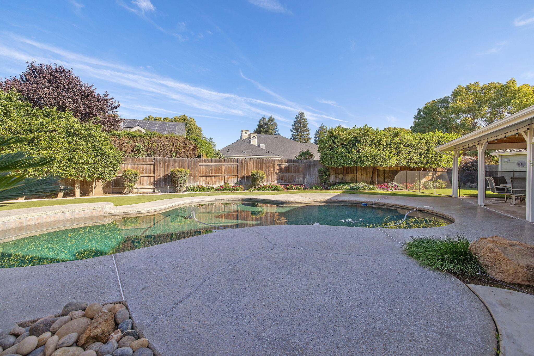 250 E Chestnut Ct, Visalia, CA 93292