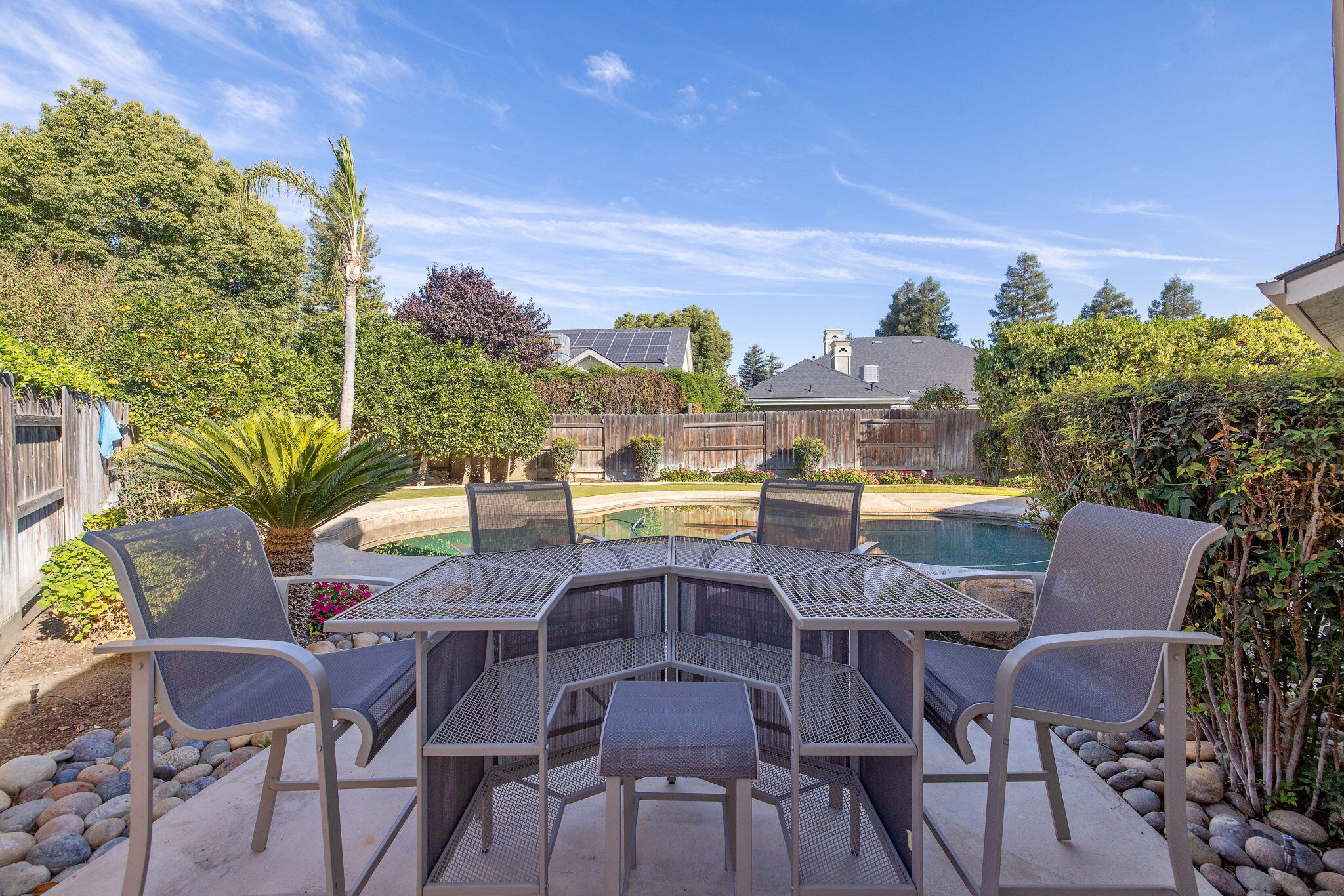 250 E Chestnut Ct, Visalia, CA 93292